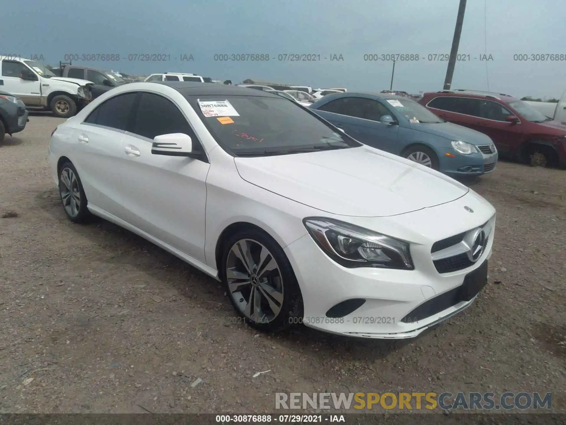 1 Фотография поврежденного автомобиля WDDSJ4EB0KN768242 MERCEDES-BENZ CLA 2019