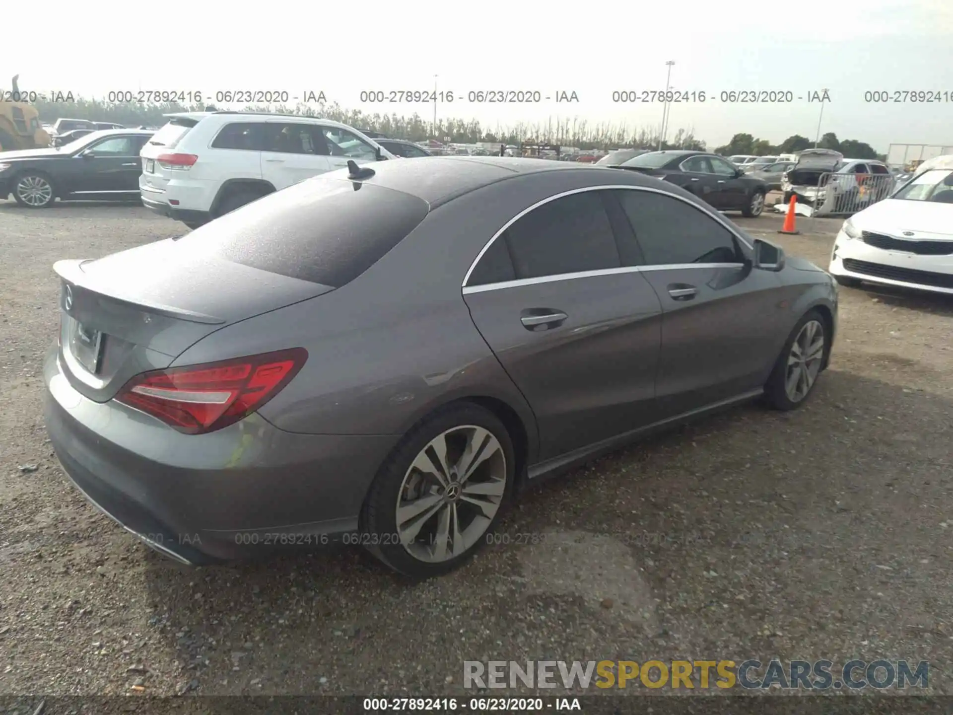 4 Photograph of a damaged car WDDSJ4EB0KN768581 MERCEDES-BENZ CLA 2019