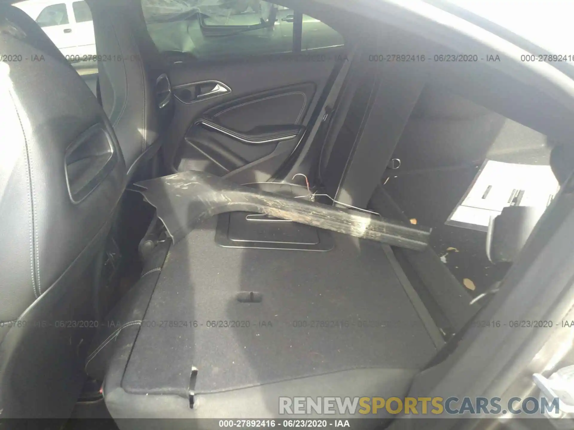 8 Photograph of a damaged car WDDSJ4EB0KN768581 MERCEDES-BENZ CLA 2019