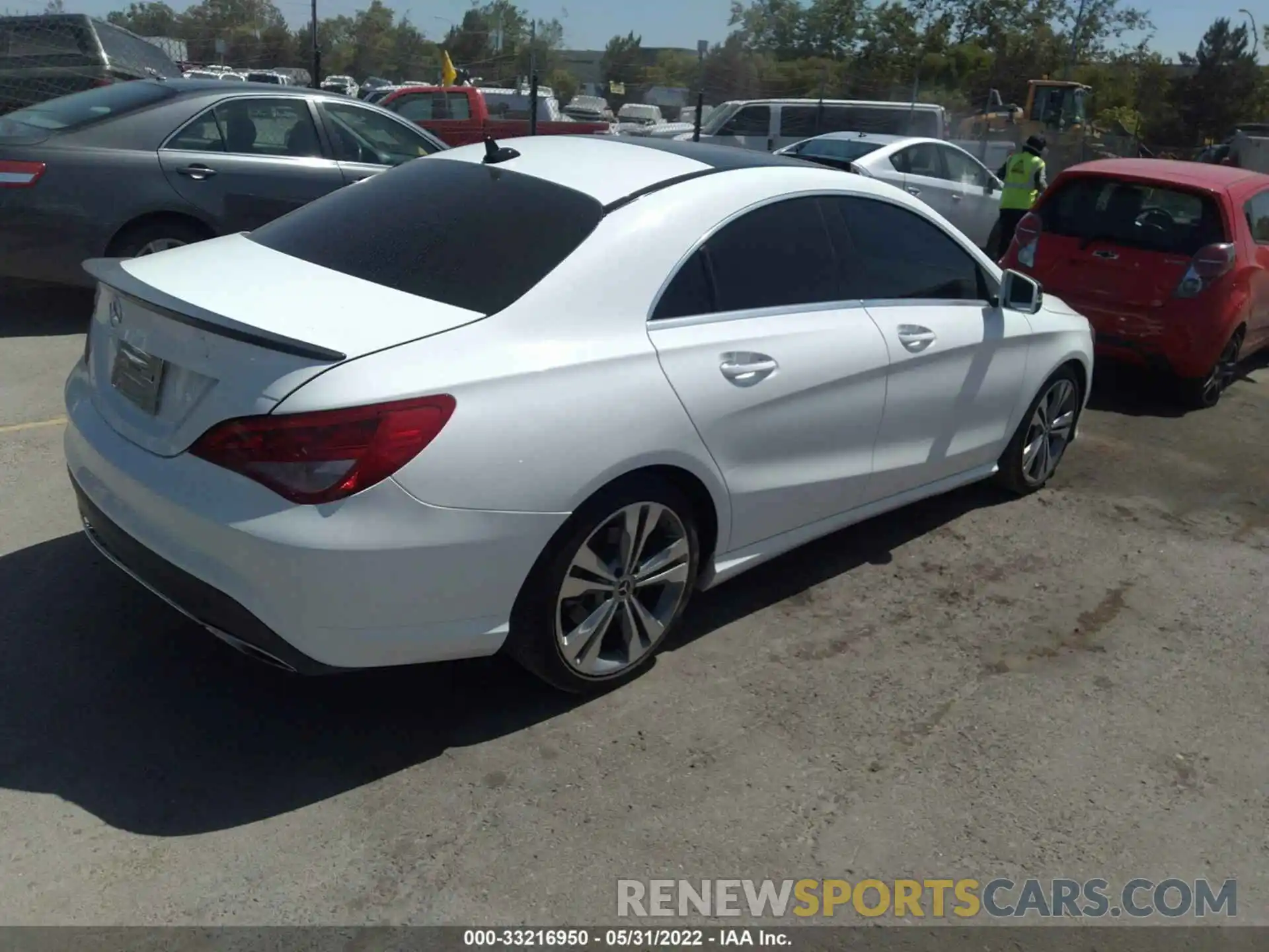 4 Photograph of a damaged car WDDSJ4EB3KN699689 MERCEDES-BENZ CLA 2019