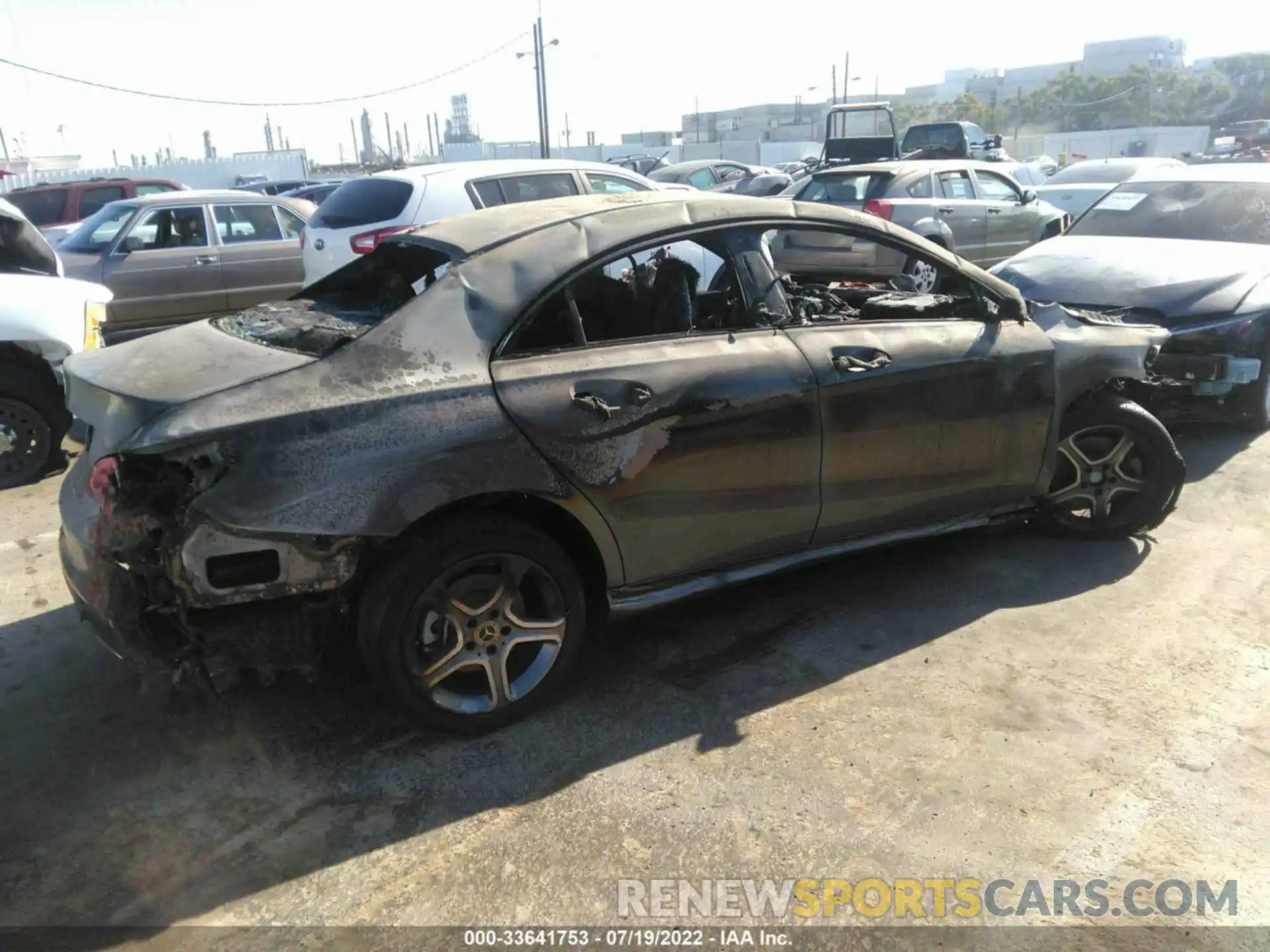 4 Photograph of a damaged car WDDSJ4EB3KN771541 MERCEDES-BENZ CLA 2019