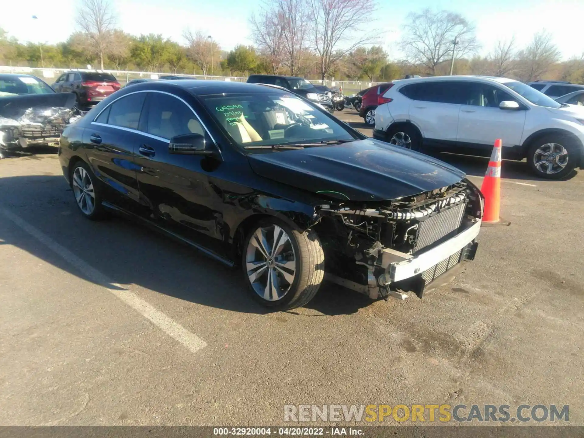 1 Photograph of a damaged car WDDSJ4EB4KN720842 MERCEDES-BENZ CLA 2019