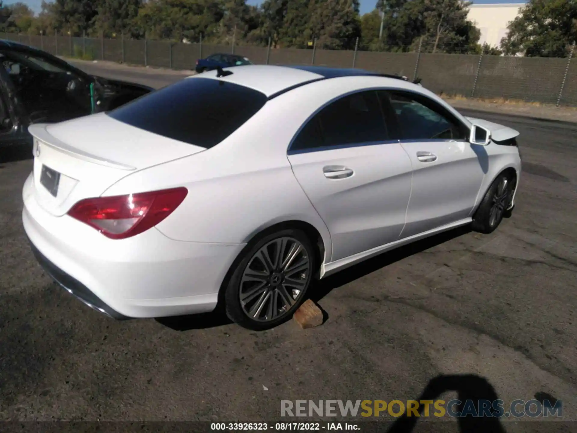 4 Фотография поврежденного автомобиля WDDSJ4EB5KN699435 MERCEDES-BENZ CLA 2019