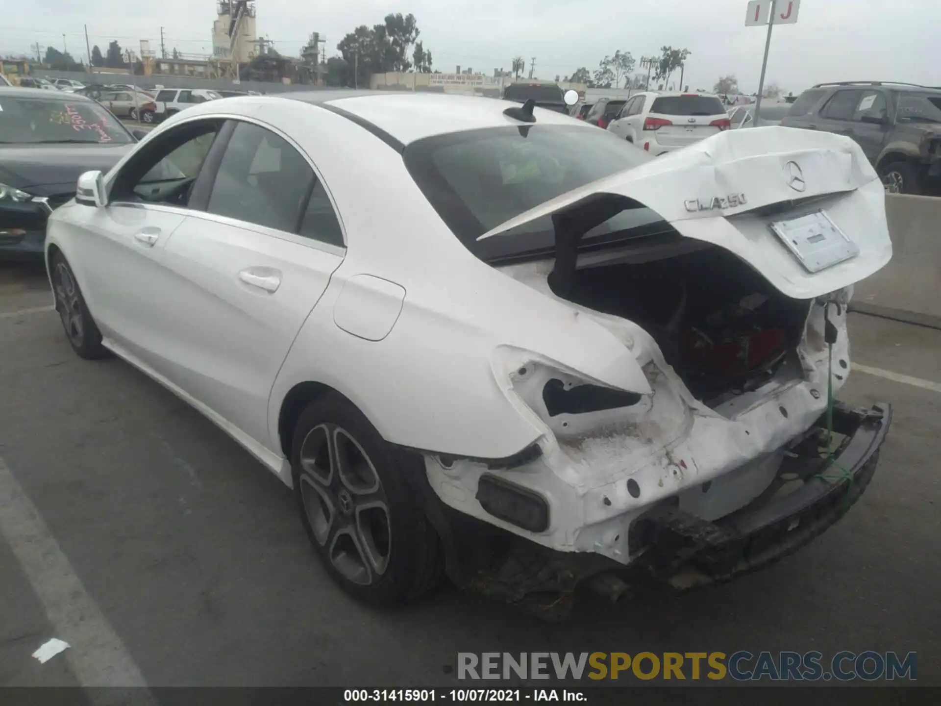 3 Photograph of a damaged car WDDSJ4EB6KN739828 MERCEDES-BENZ CLA 2019