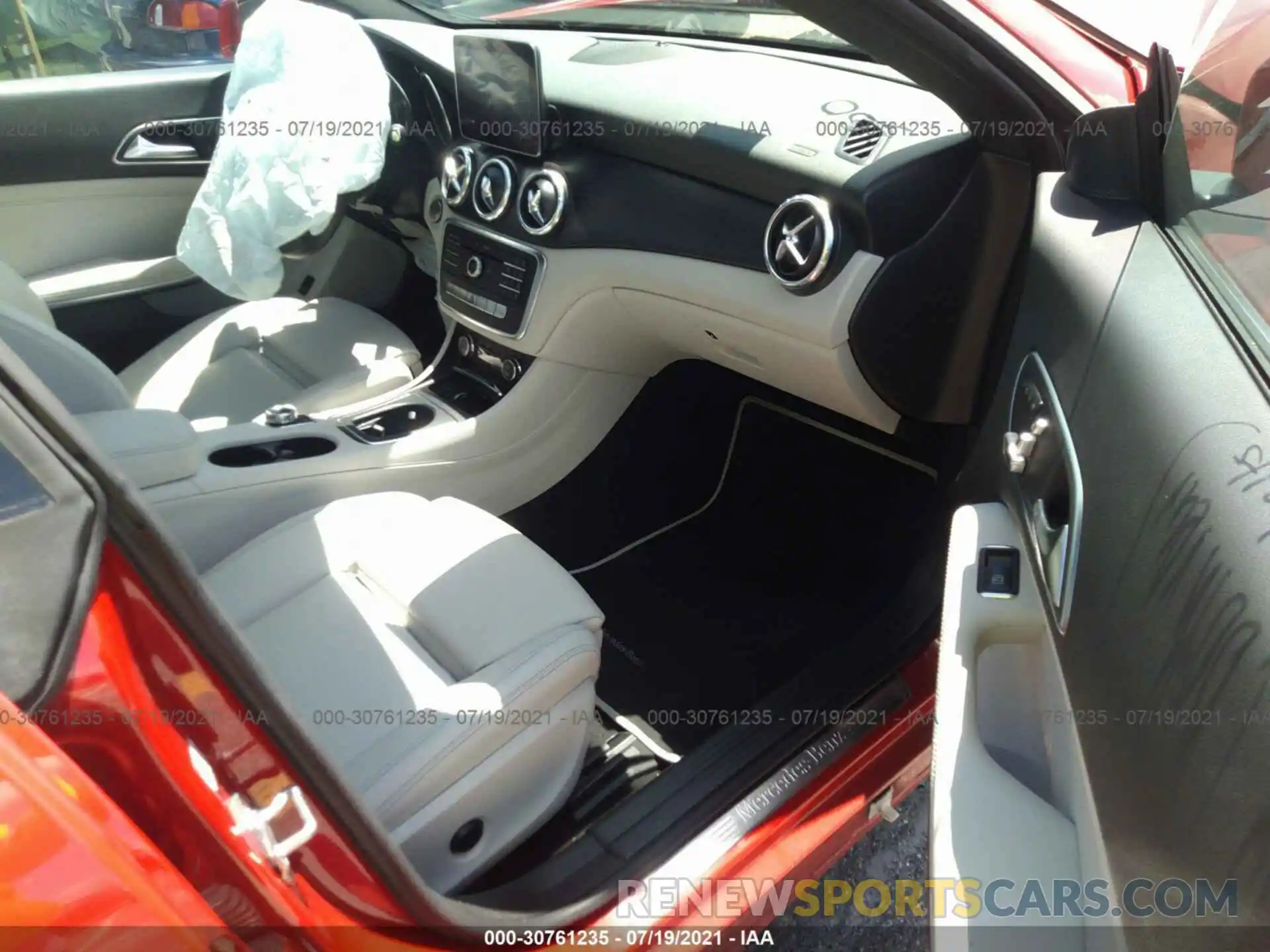 5 Photograph of a damaged car WDDSJ4EB6KN744558 MERCEDES-BENZ CLA 2019