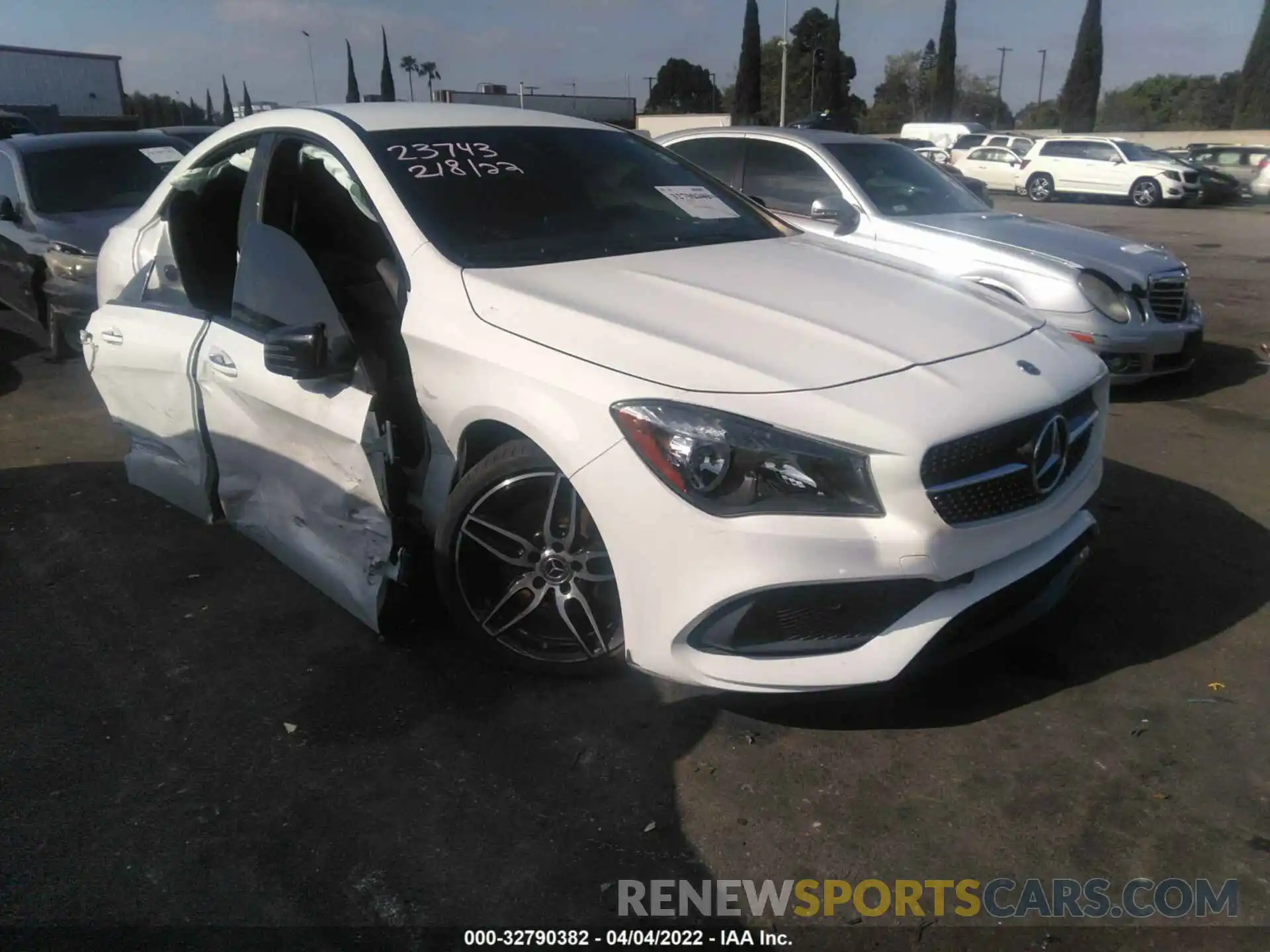 1 Photograph of a damaged car WDDSJ4EB6KN772280 MERCEDES-BENZ CLA 2019