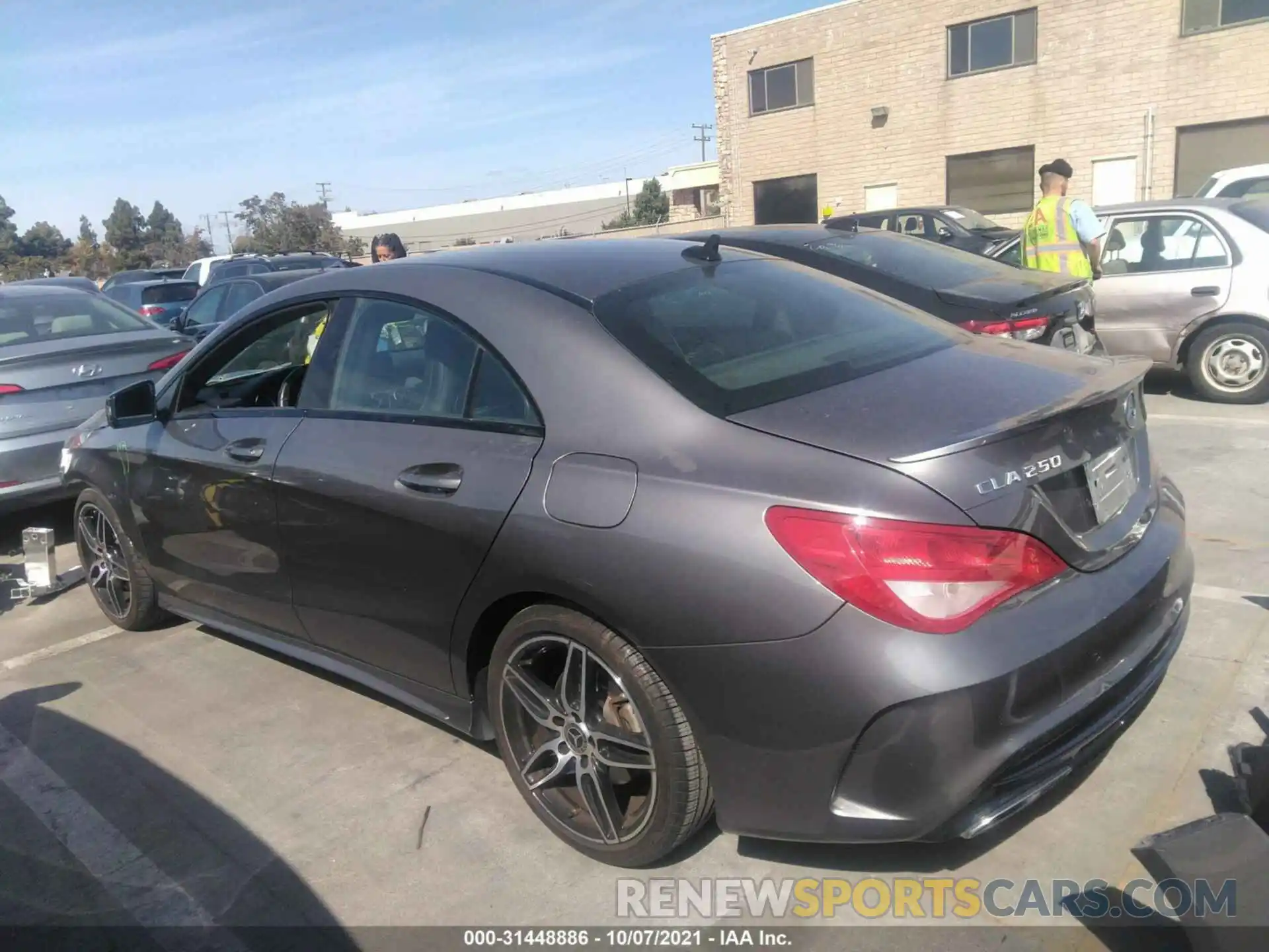 3 Фотография поврежденного автомобиля WDDSJ4EB7KN699033 MERCEDES-BENZ CLA 2019