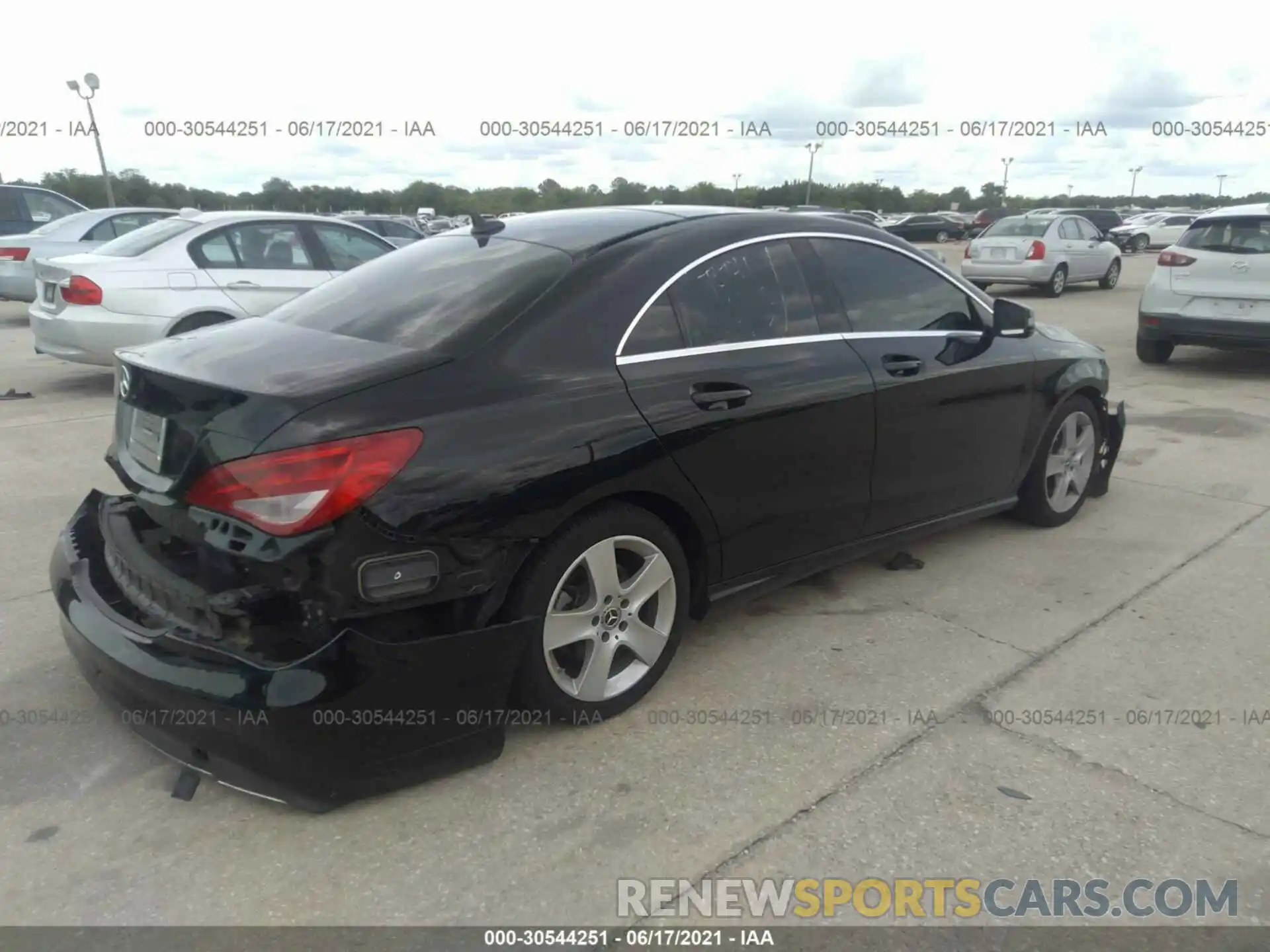 4 Photograph of a damaged car WDDSJ4EB7KN699372 MERCEDES-BENZ CLA 2019