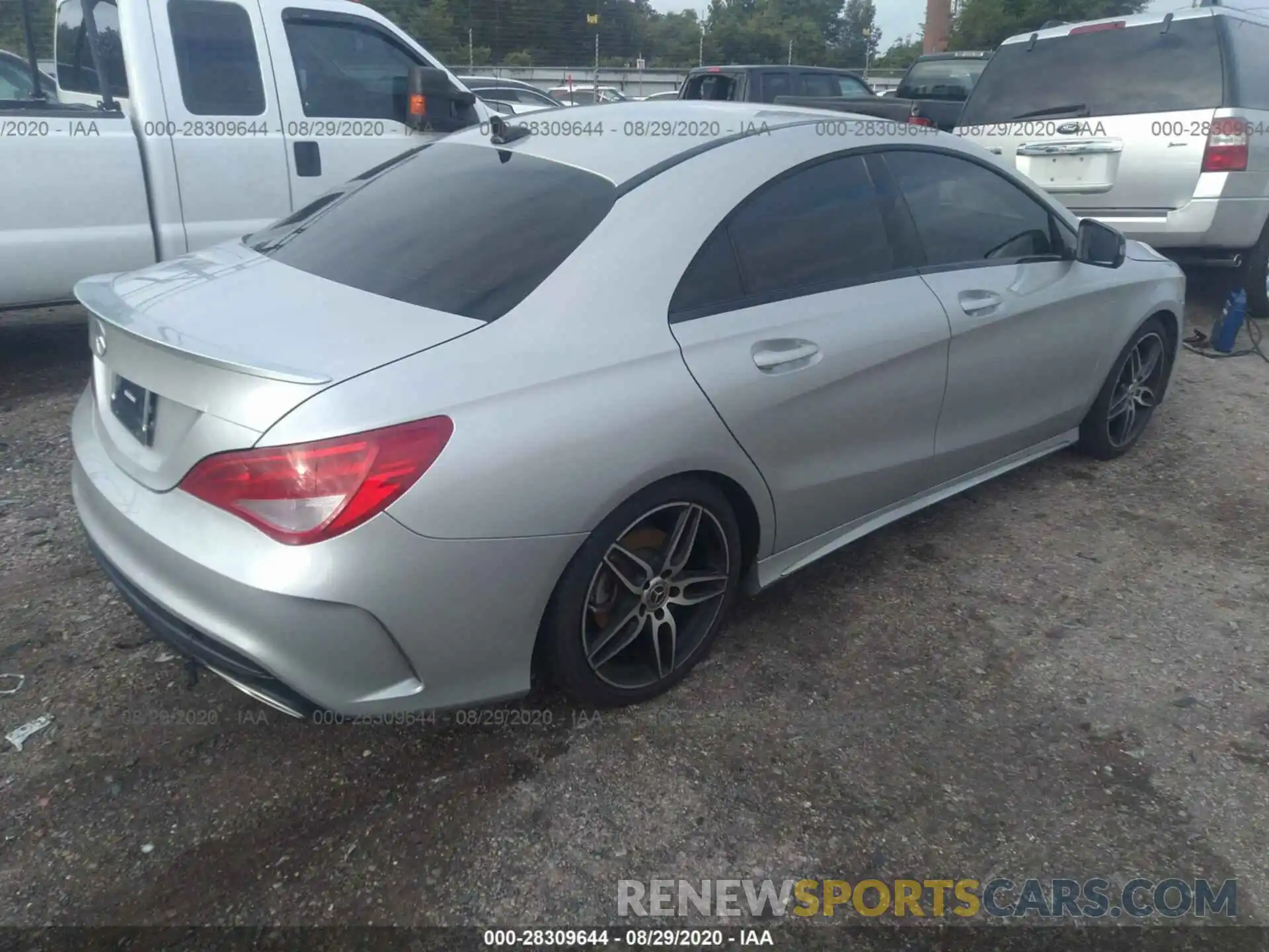 4 Photograph of a damaged car WDDSJ4EB7KN739143 MERCEDES-BENZ CLA 2019