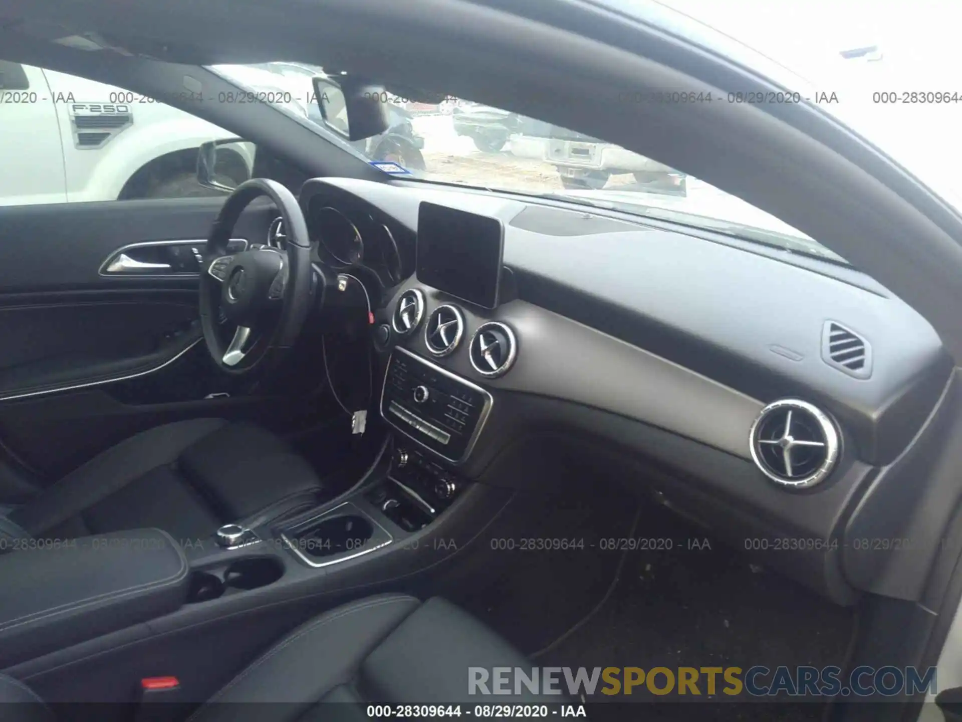 5 Photograph of a damaged car WDDSJ4EB7KN739143 MERCEDES-BENZ CLA 2019