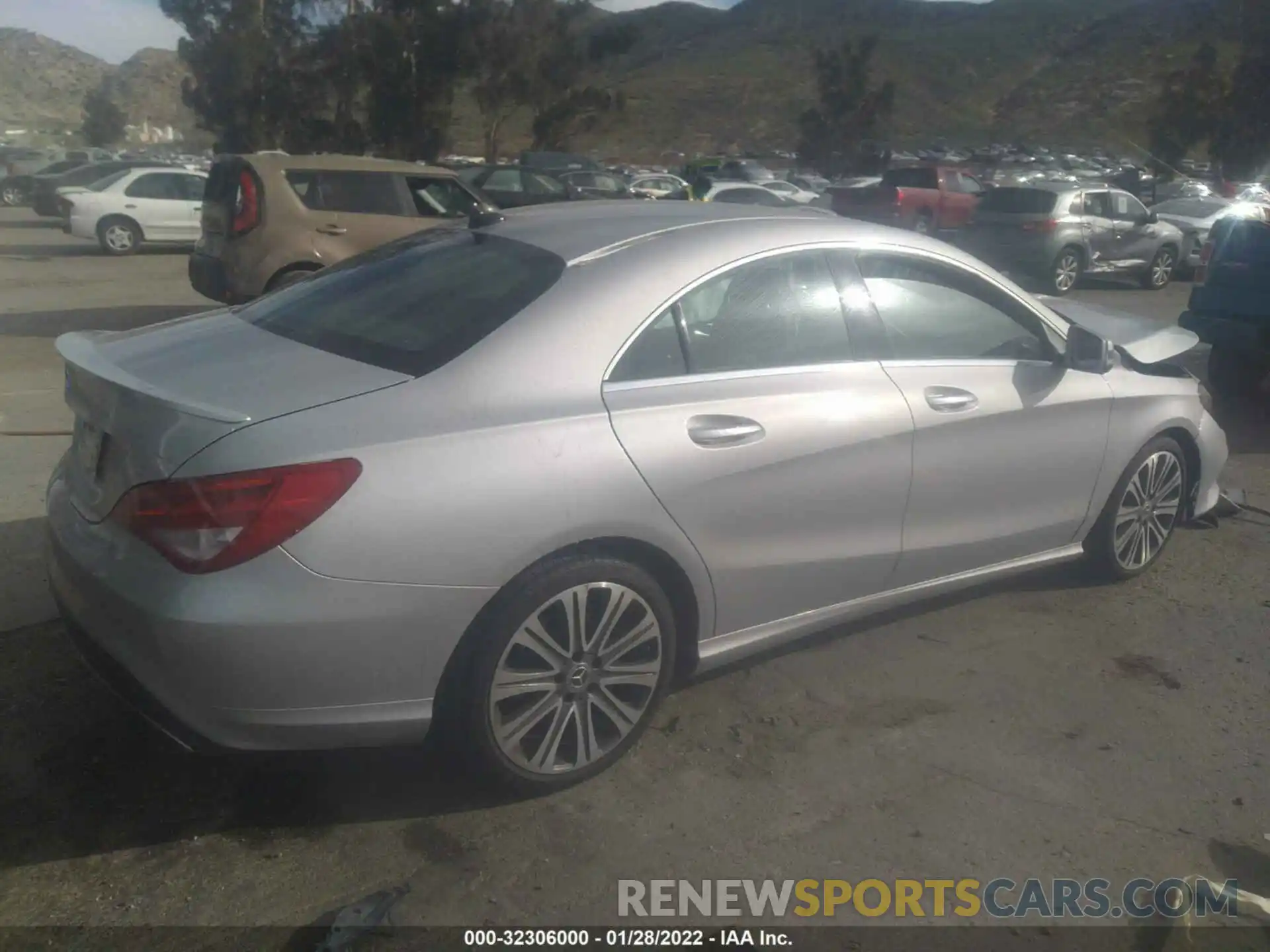 4 Photograph of a damaged car WDDSJ4EBXKN709215 MERCEDES-BENZ CLA 2019