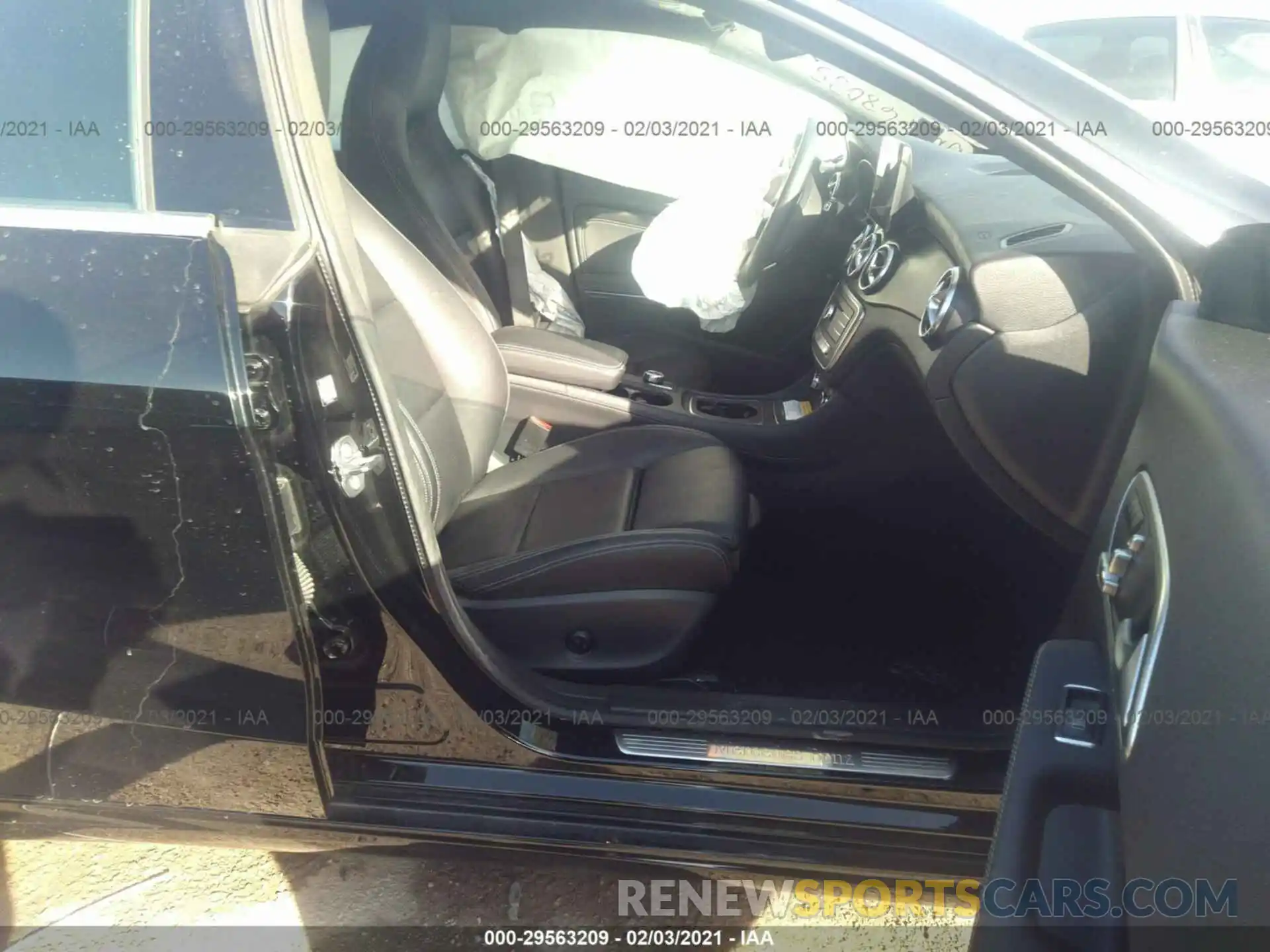 5 Photograph of a damaged car WDDSJ4EBXKN768085 MERCEDES-BENZ CLA 2019