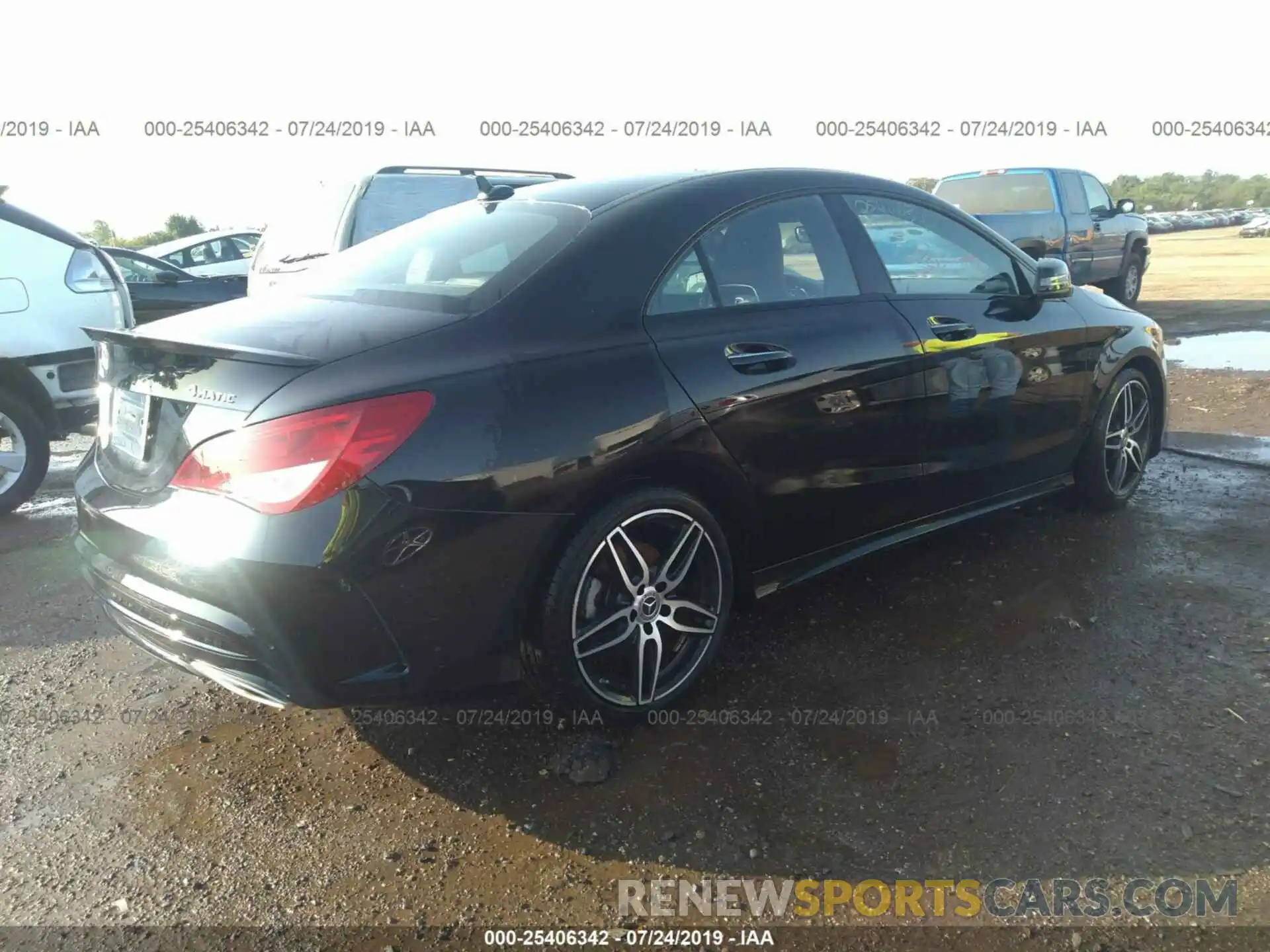 4 Photograph of a damaged car WDDSJ4GB4KN724712 MERCEDES-BENZ CLA 2019