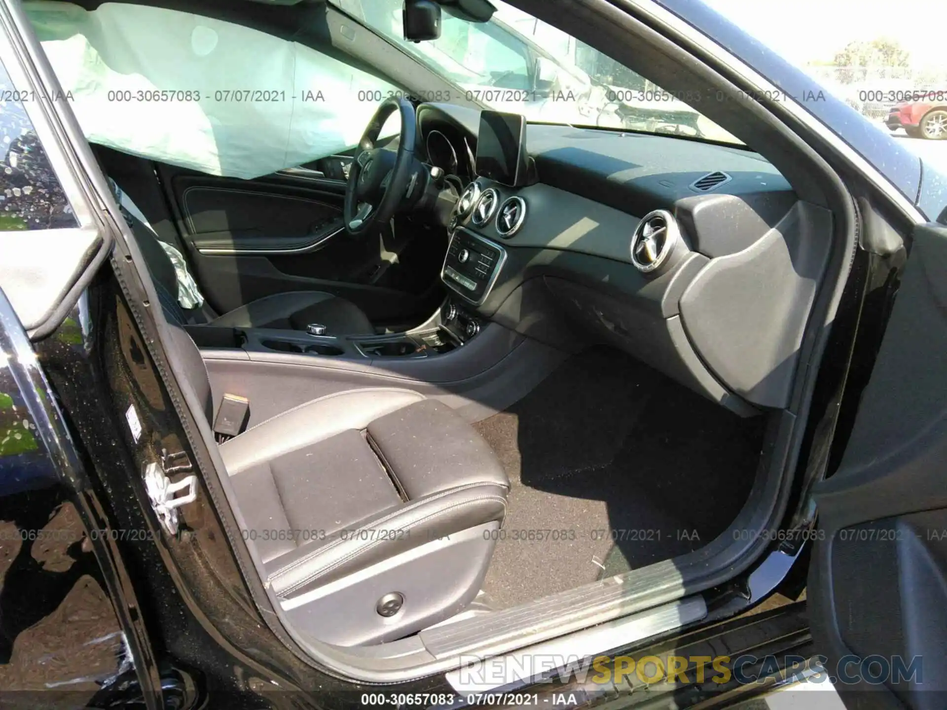 5 Photograph of a damaged car WDDSJ4GB4KN757452 MERCEDES-BENZ CLA 2019