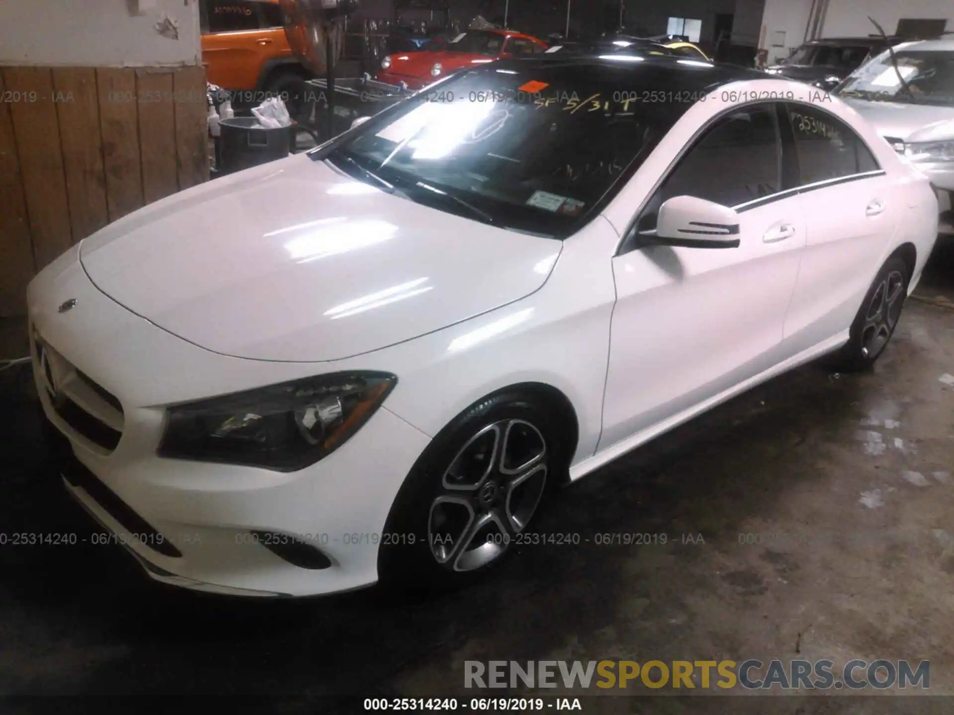 2 Фотография поврежденного автомобиля WDDSJ4GB6KN723352 MERCEDES-BENZ CLA 2019