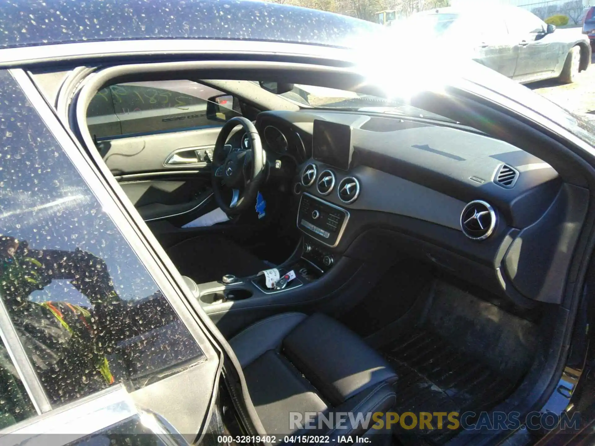 5 Photograph of a damaged car WDDSJ4GB7KN727037 MERCEDES-BENZ CLA 2019