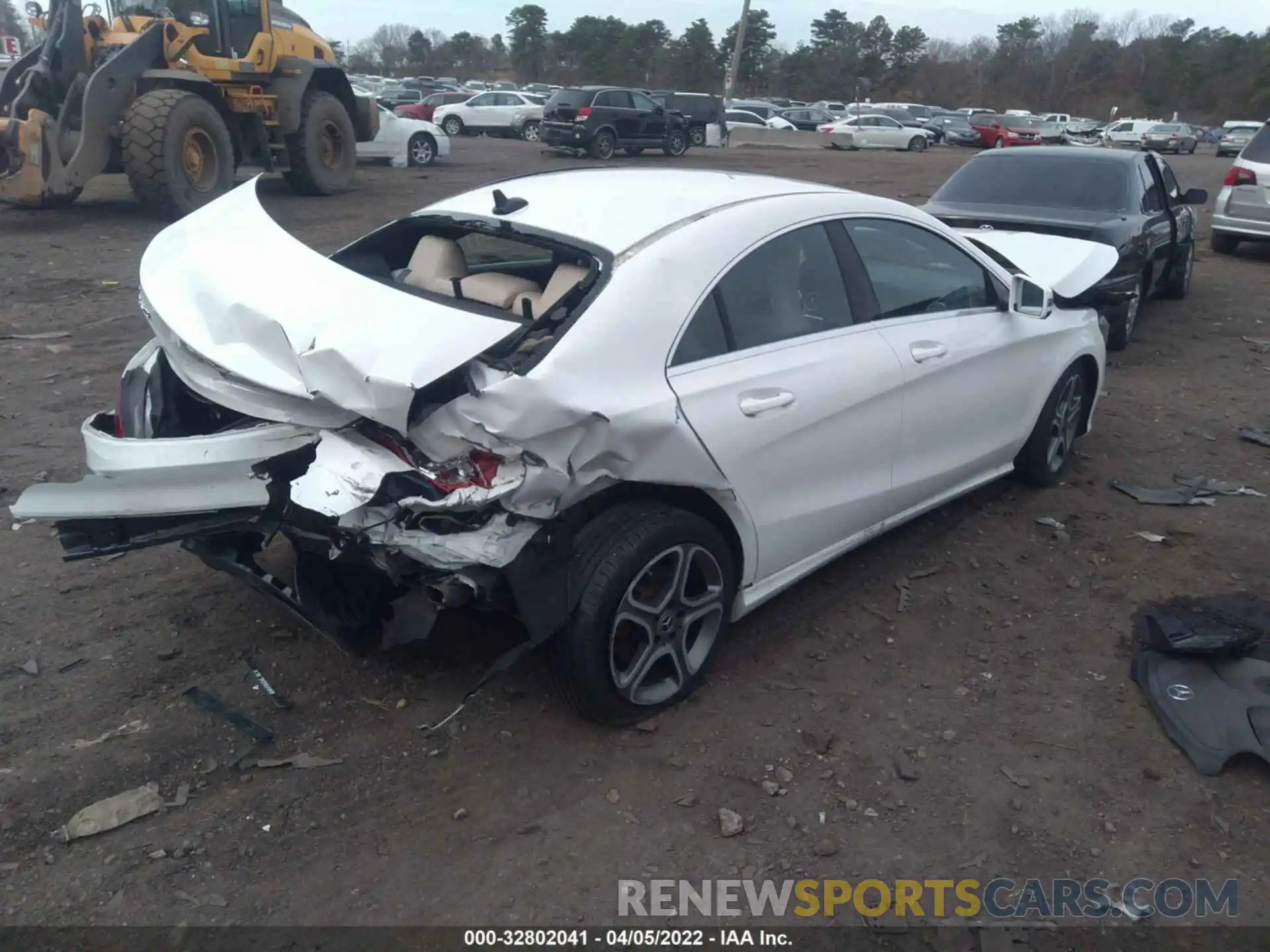 4 Photograph of a damaged car WDDSJ4GB9KN762775 MERCEDES-BENZ CLA 2019