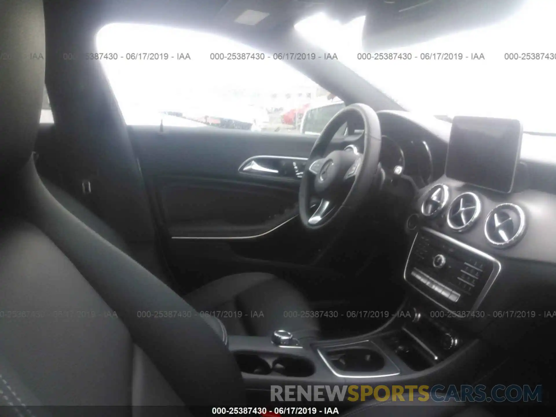 5 Photograph of a damaged car WDDSJ4GBXKN718770 MERCEDES-BENZ CLA 2019