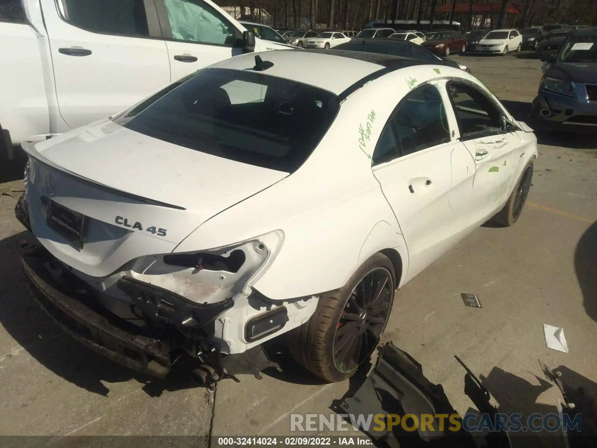 4 Photograph of a damaged car WDDSJ5CB2KN699353 MERCEDES-BENZ CLA 2019