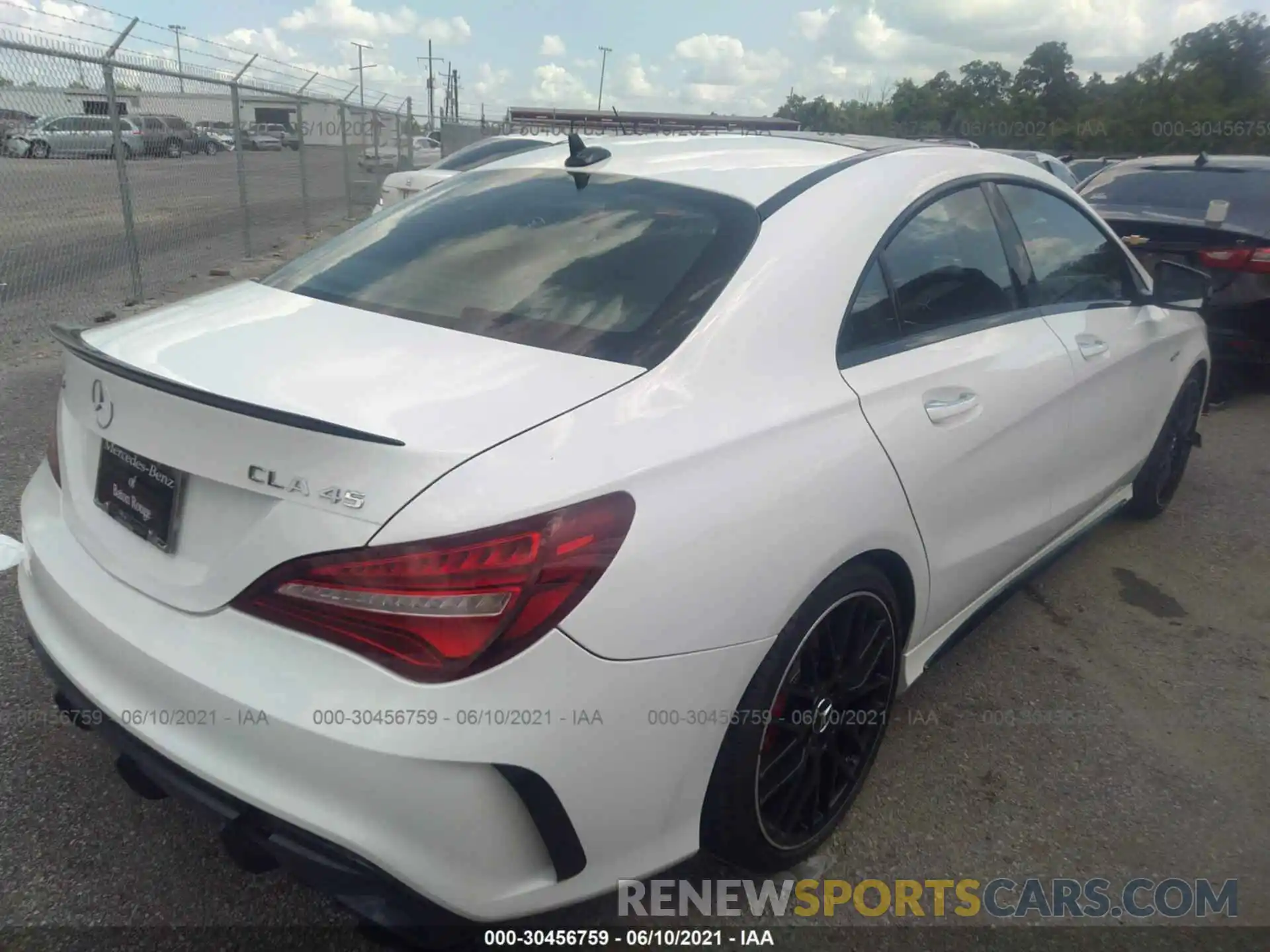 4 Photograph of a damaged car WDDSJ5CB5KN699749 MERCEDES-BENZ CLA 2019