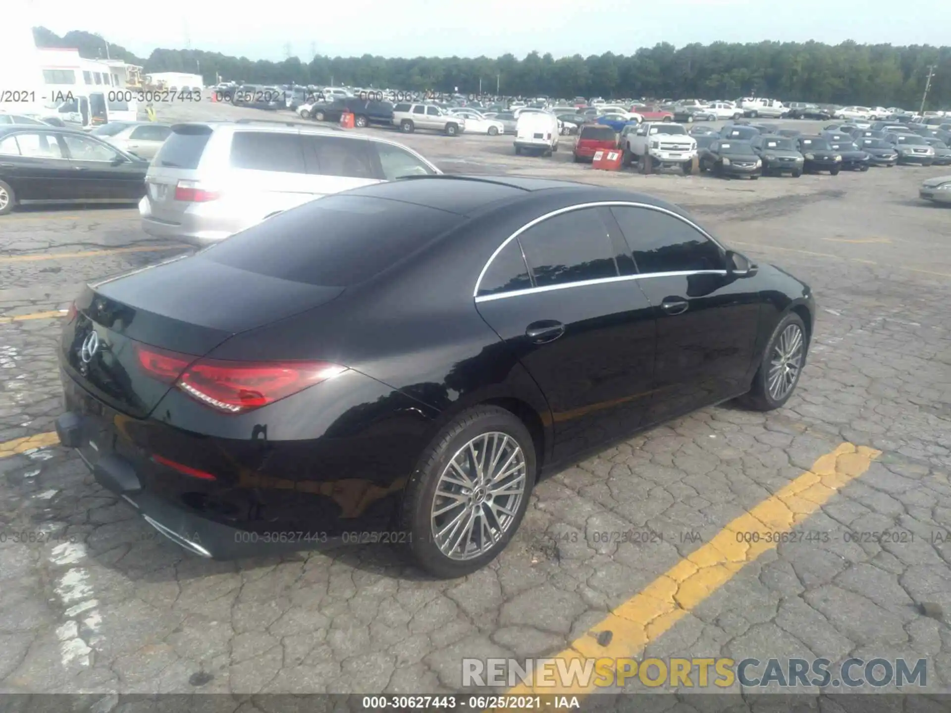 4 Photograph of a damaged car W1K5J4GB7LN084252 MERCEDES-BENZ CLA 2020