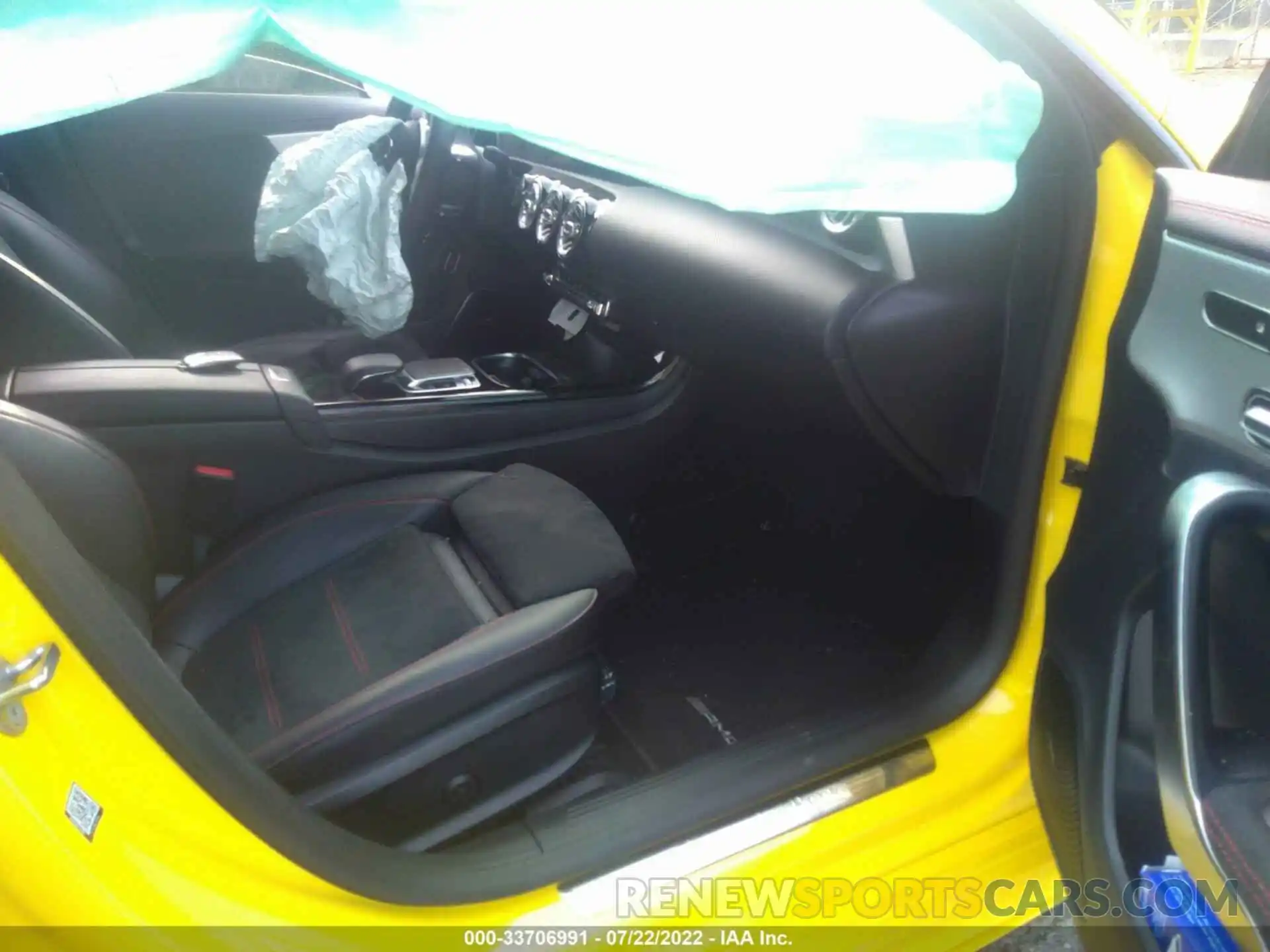 5 Photograph of a damaged car W1K5J4GB7LN086132 MERCEDES-BENZ CLA 2020