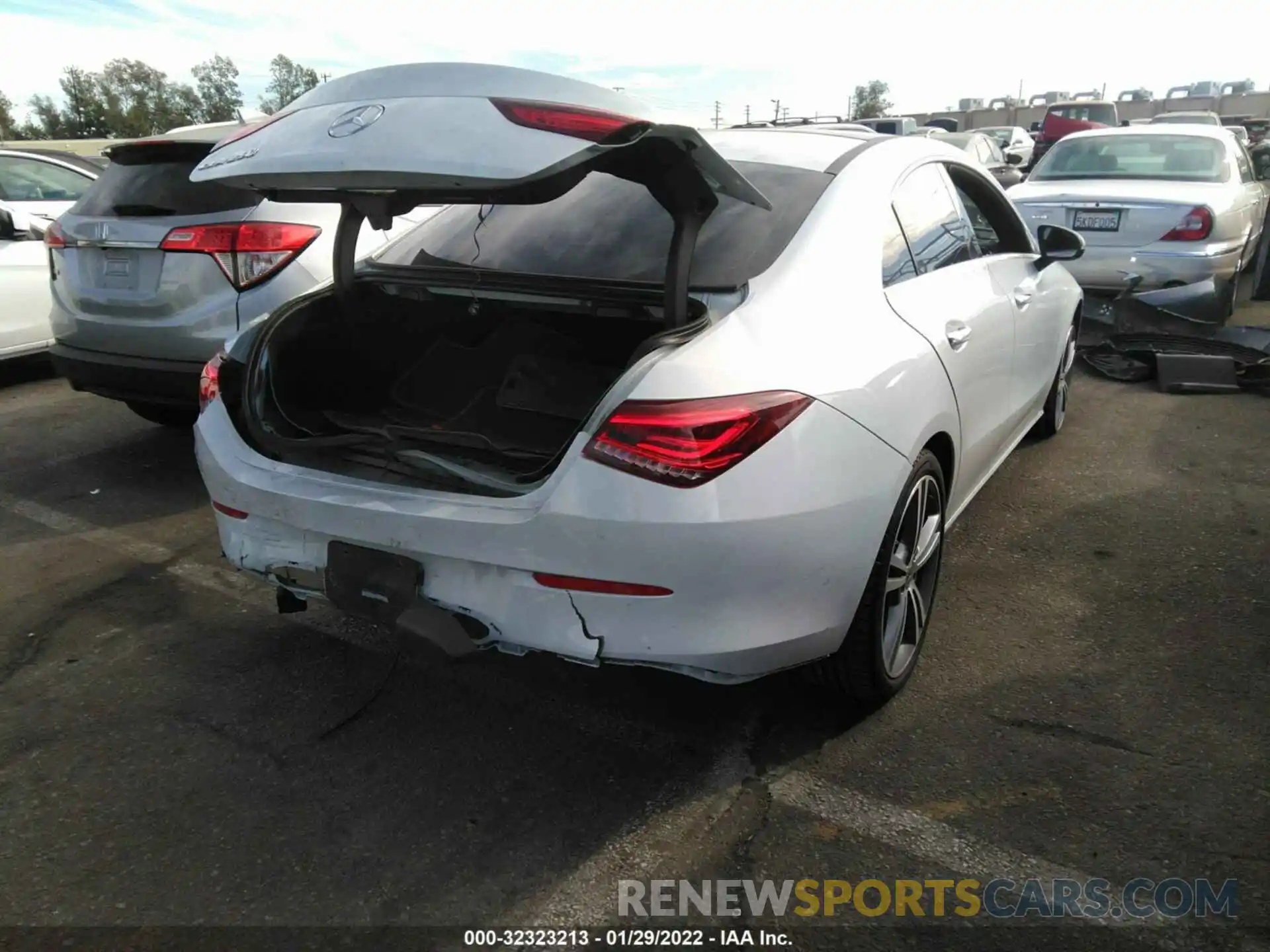 4 Photograph of a damaged car W1K5J4GB6MN156950 MERCEDES-BENZ CLA 2021