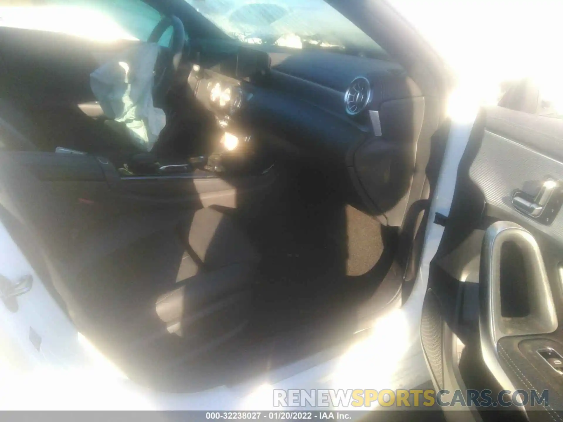 5 Photograph of a damaged car W1K5J4GBXMN212582 MERCEDES-BENZ CLA 2021