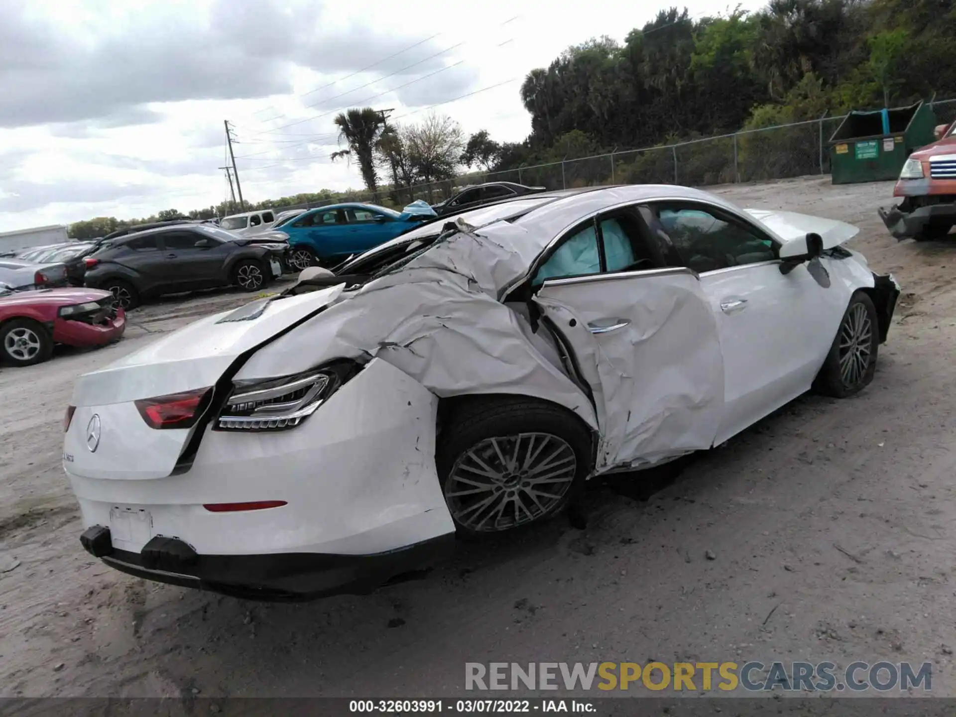 4 Photograph of a damaged car W1K5J4GB8NN275391 MERCEDES-BENZ CLA 2022