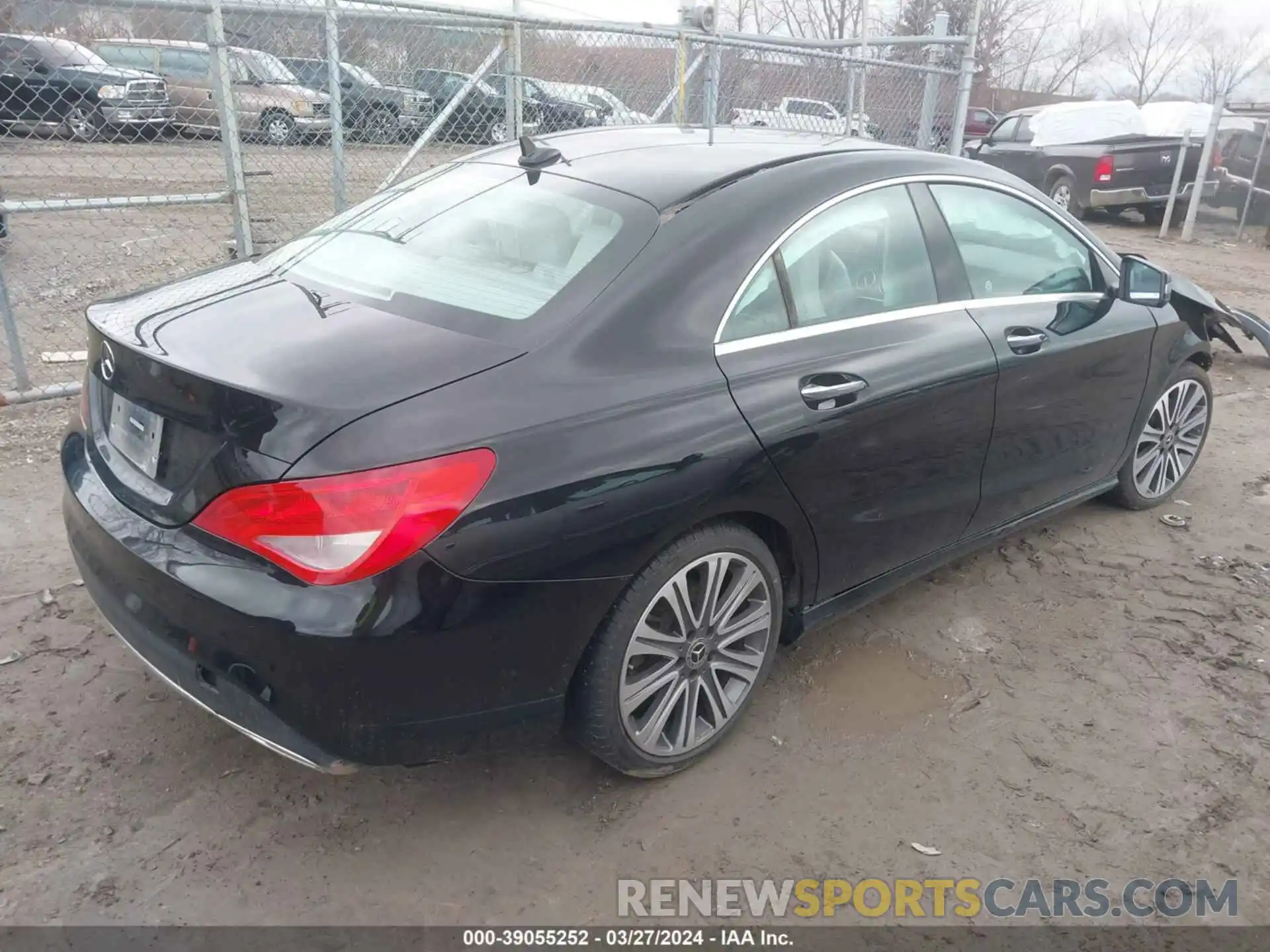 4 Фотография поврежденного автомобиля WDDSJ4EB3KN745733 MERCEDES-BENZ CLA 250 2019