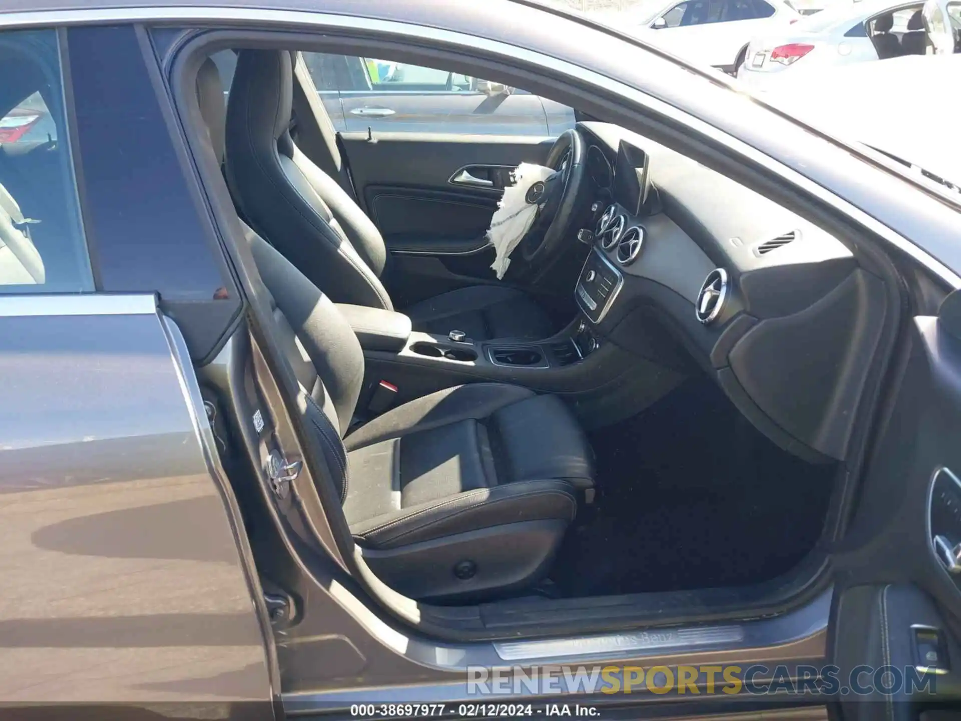 5 Photograph of a damaged car WDDSJ4EB6KN751414 MERCEDES-BENZ CLA 250 2019