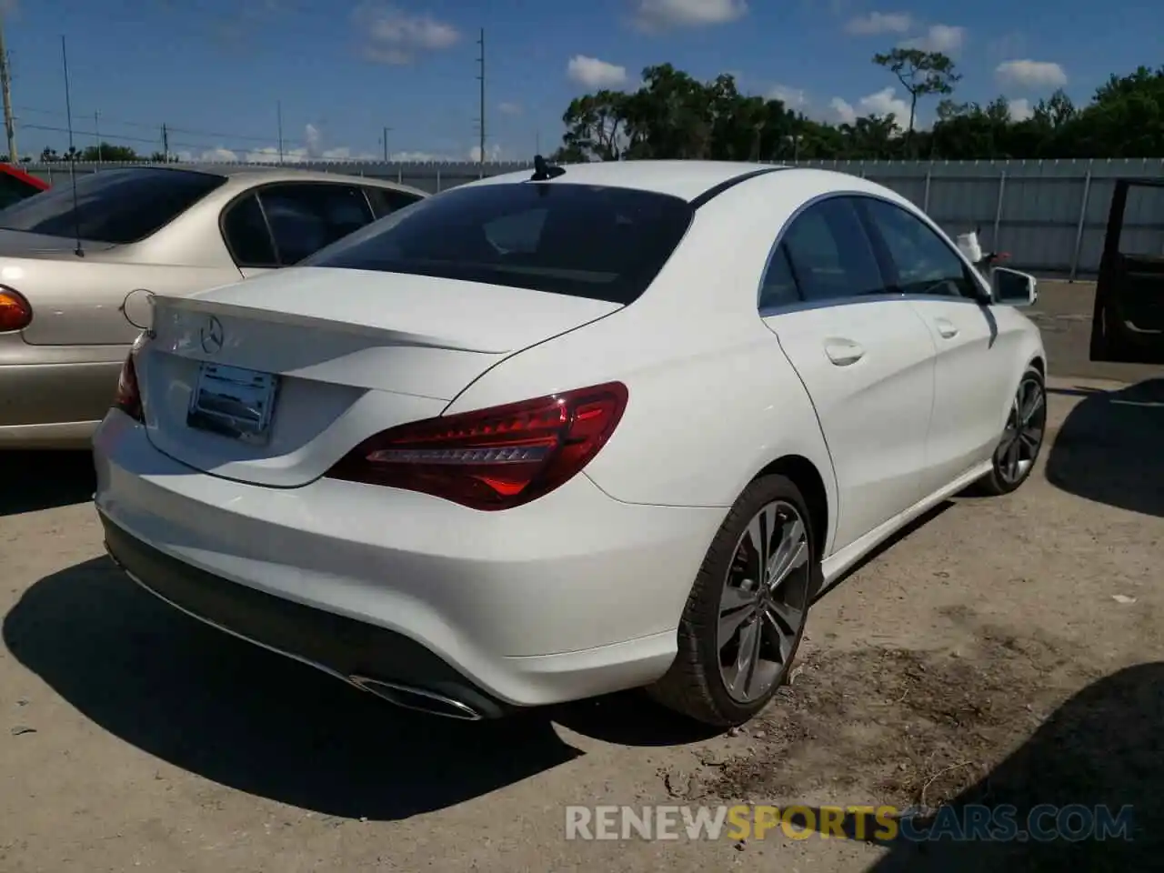 4 Фотография поврежденного автомобиля WDDSJ4EB0KN750730 MERCEDES-BENZ CLA-CLASS 2019