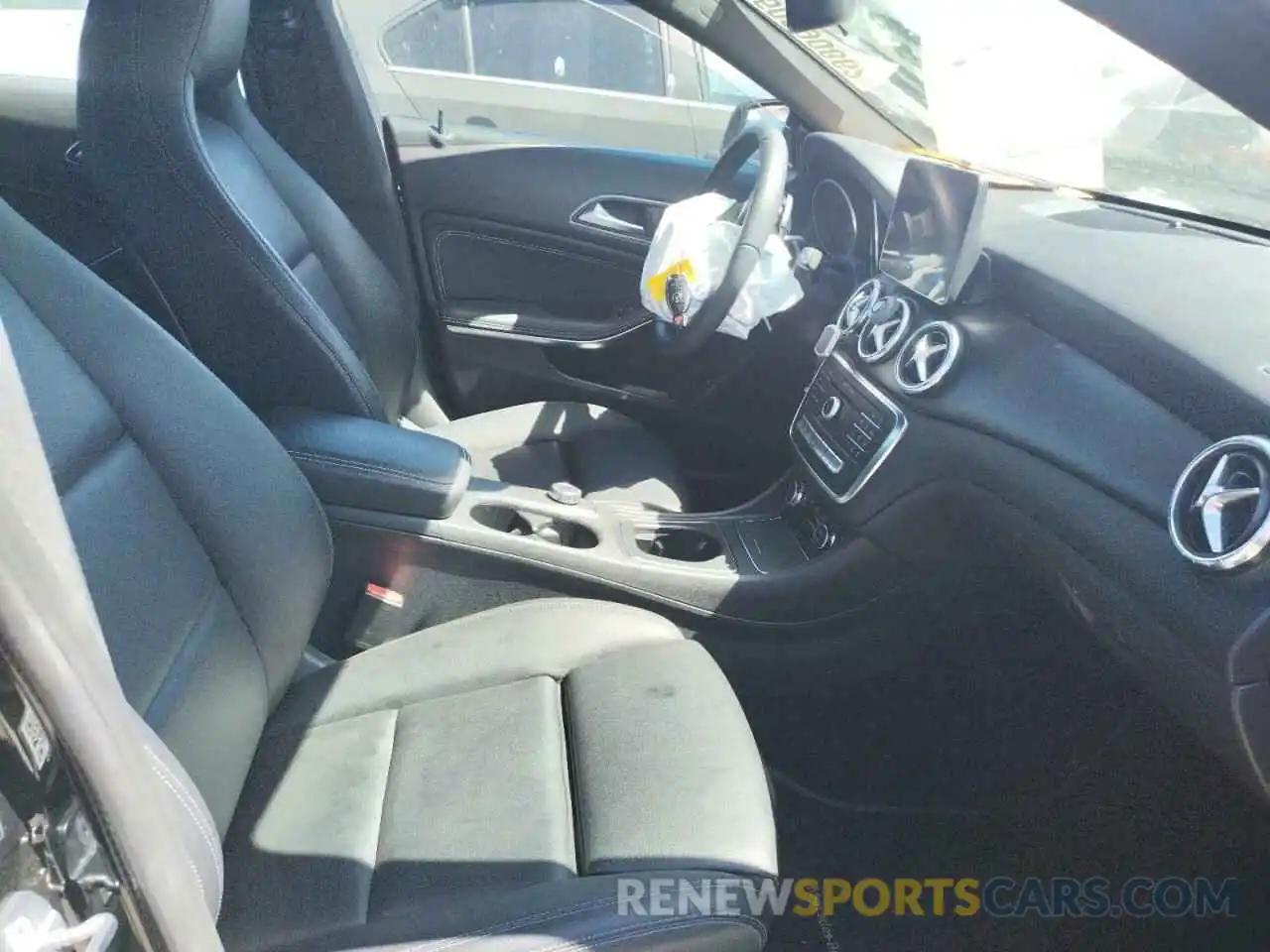 5 Photograph of a damaged car WDDSJ4EB6KN716209 MERCEDES-BENZ CLA-CLASS 2019