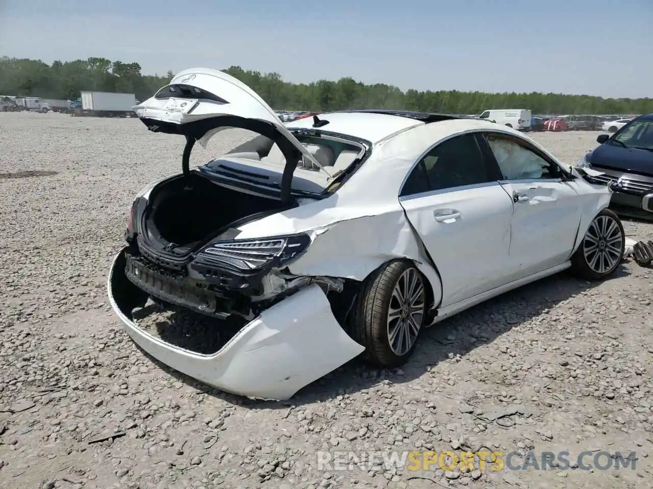 4 Фотография поврежденного автомобиля WDDSJ4EB8KN752340 MERCEDES-BENZ CLA-CLASS 2019