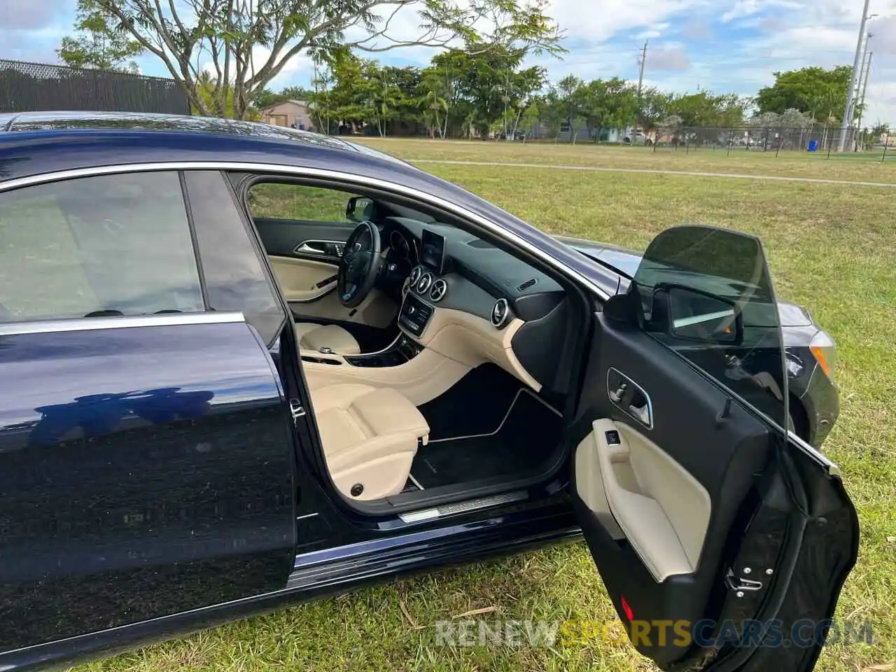 5 Photograph of a damaged car WDDSJ4GB2KN699776 MERCEDES-BENZ CLA-CLASS 2019