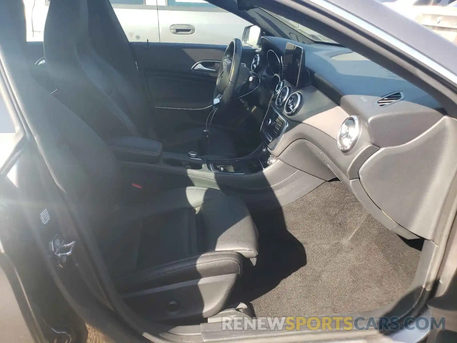 5 Photograph of a damaged car WDDSJ4GB3KN727780 MERCEDES-BENZ CLA-CLASS 2019