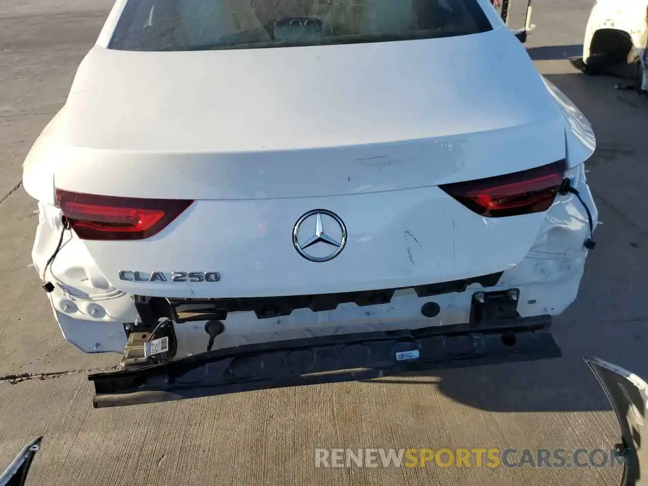 9 Photograph of a damaged car W1K5J4GB2LN083185 MERCEDES-BENZ CLA-CLASS 2020