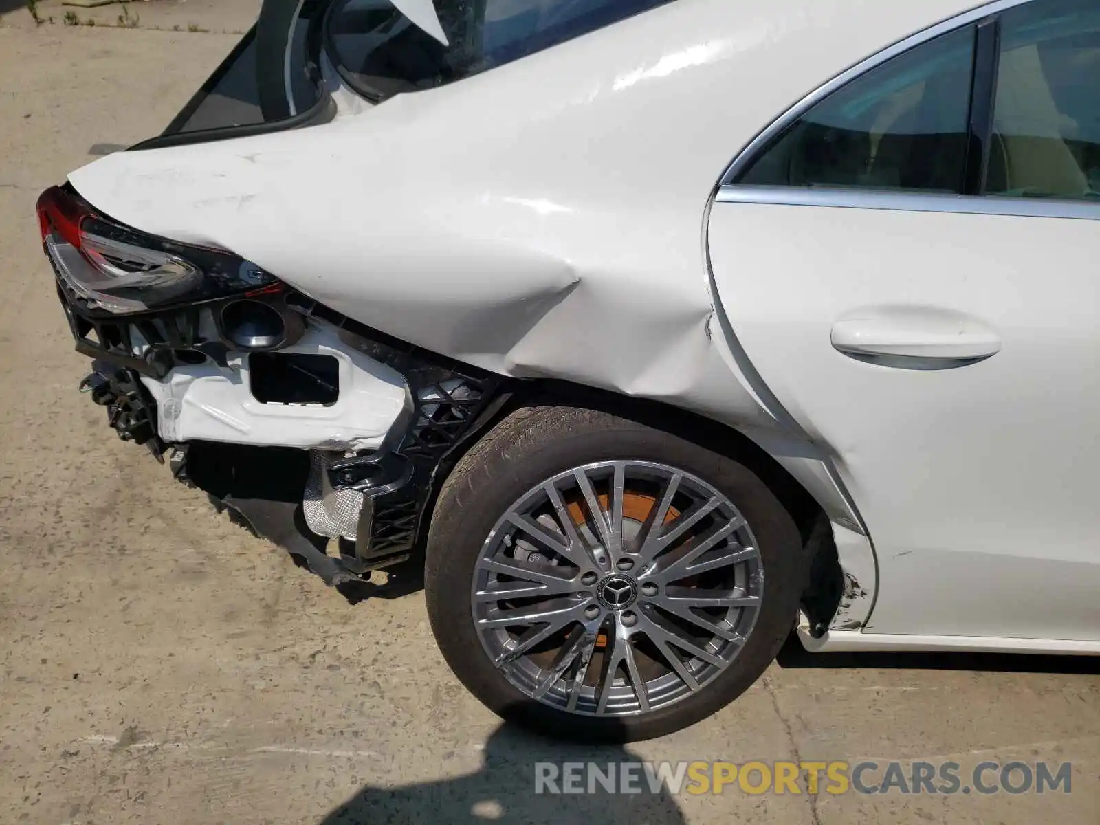 9 Photograph of a damaged car W1K5J4HB6LN096360 MERCEDES-BENZ CLA-CLASS 2020