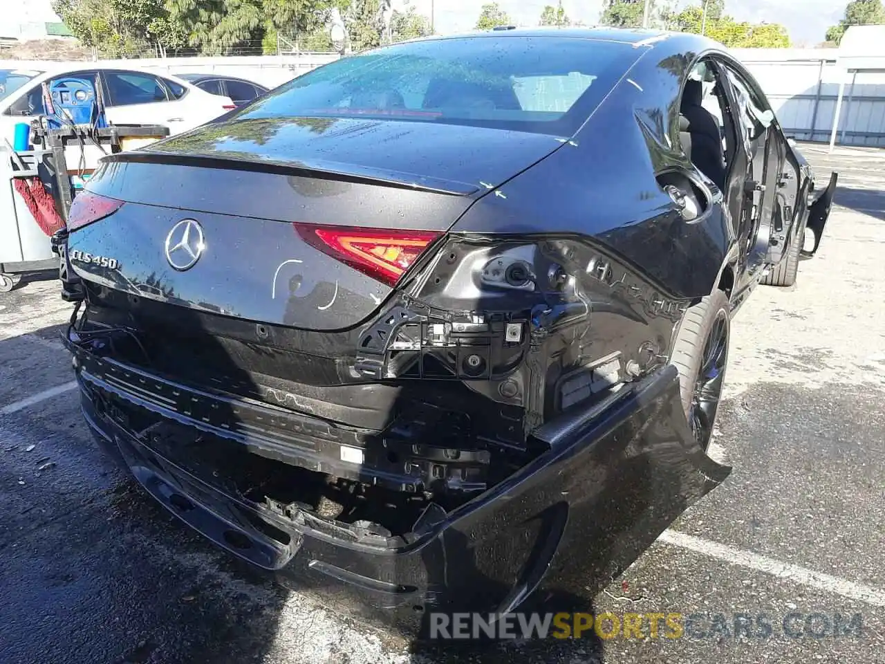 4 Photograph of a damaged car WDD2J5JBXLA048581 MERCEDES-BENZ CLC-CLASS 2020