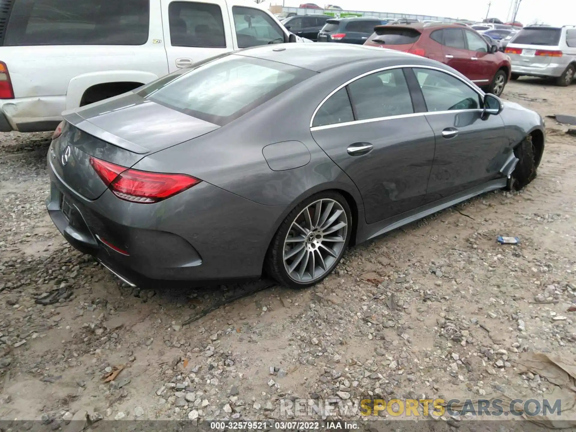 4 Photograph of a damaged car WDD2J5JB6KA011820 MERCEDES-BENZ CLS 2019