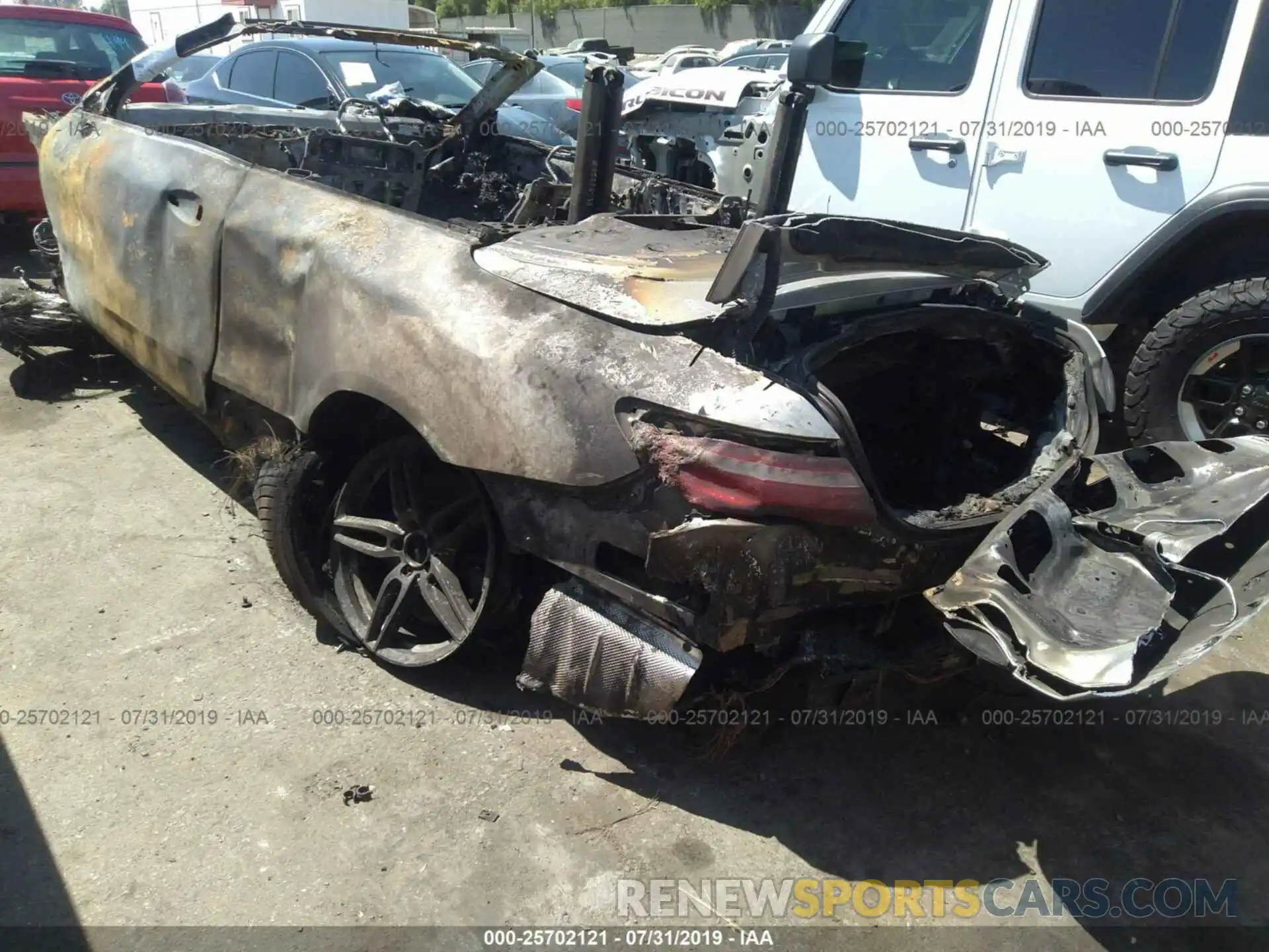 3 Photograph of a damaged car WDD1K6HB6KF113285 MERCEDES-BENZ E 2019