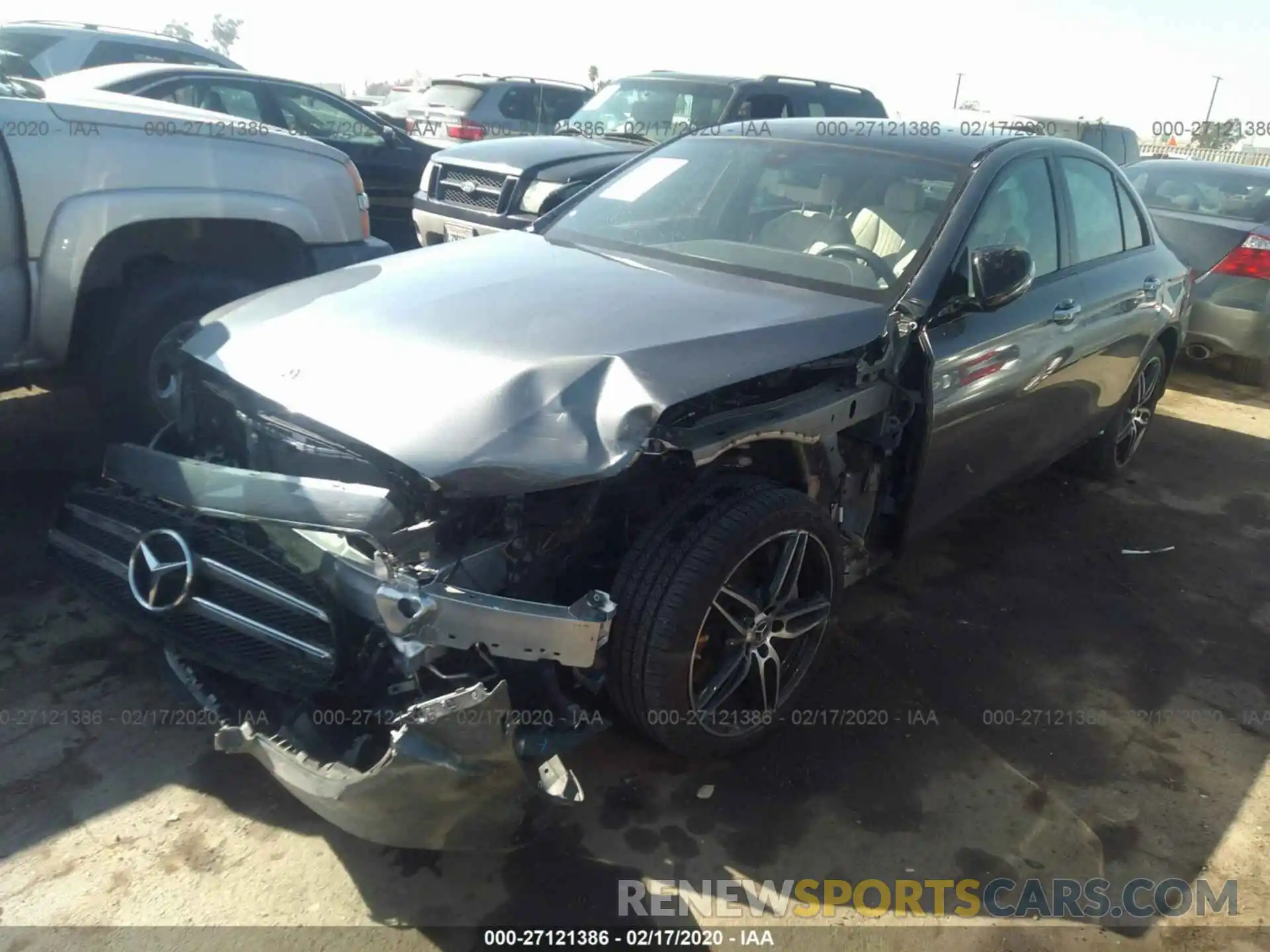 2 Photograph of a damaged car WDDZF4JB0KA551576 MERCEDES-BENZ E 2019