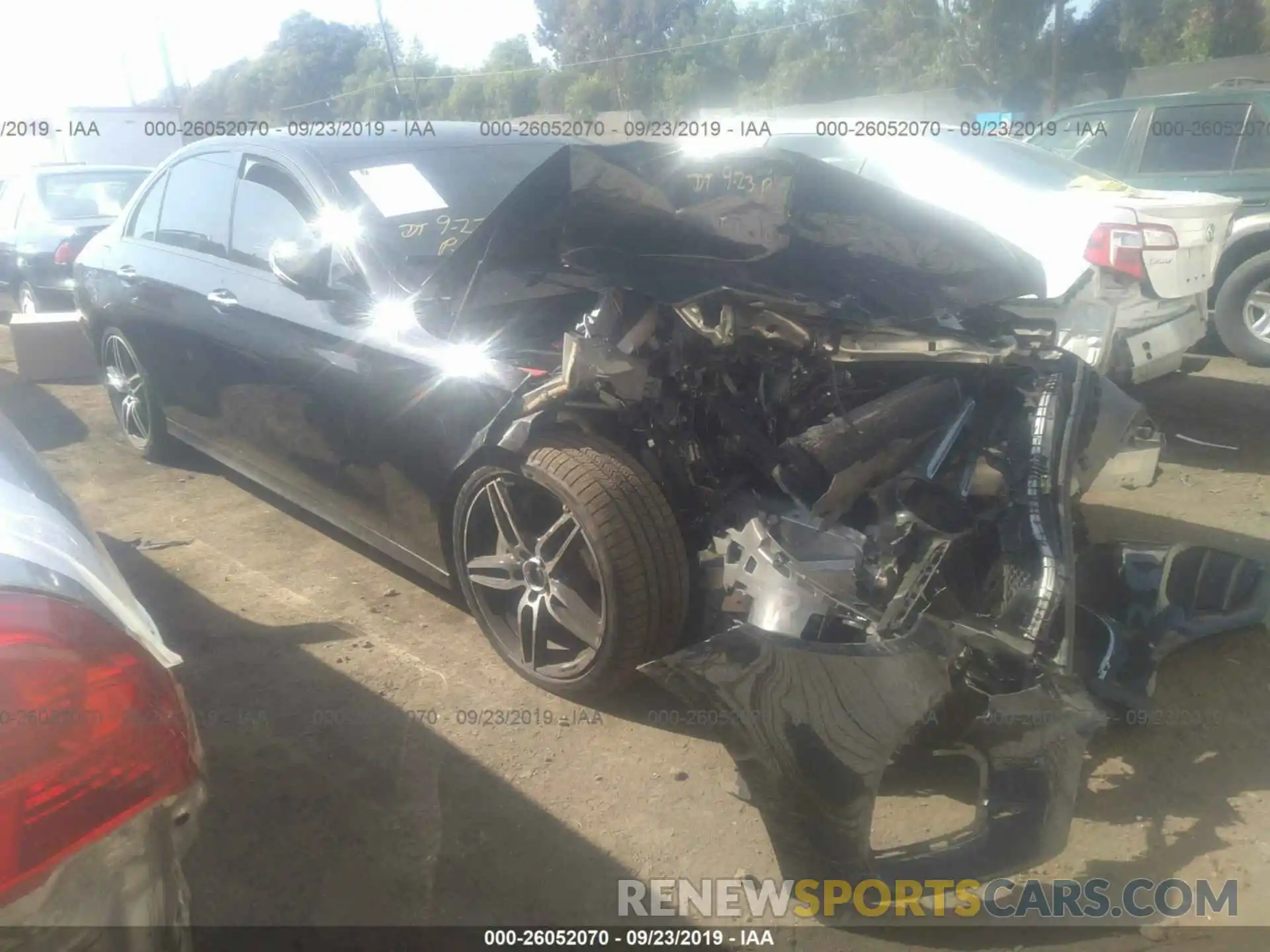 1 Photograph of a damaged car WDDZF4JB0KA580821 MERCEDES-BENZ E 2019