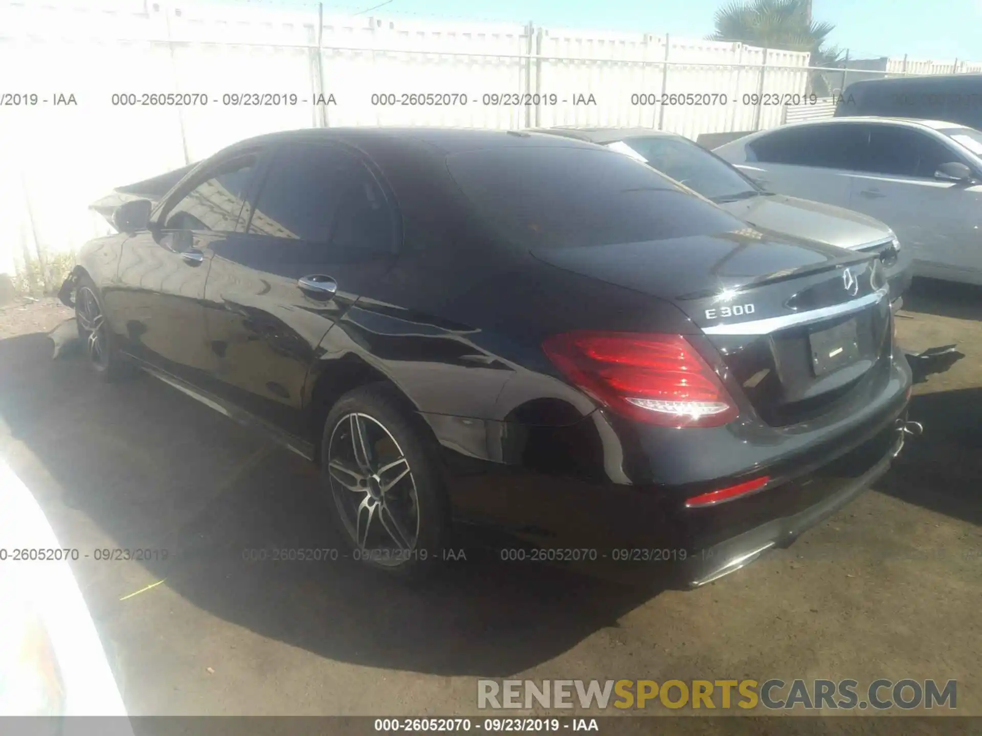 3 Photograph of a damaged car WDDZF4JB0KA580821 MERCEDES-BENZ E 2019