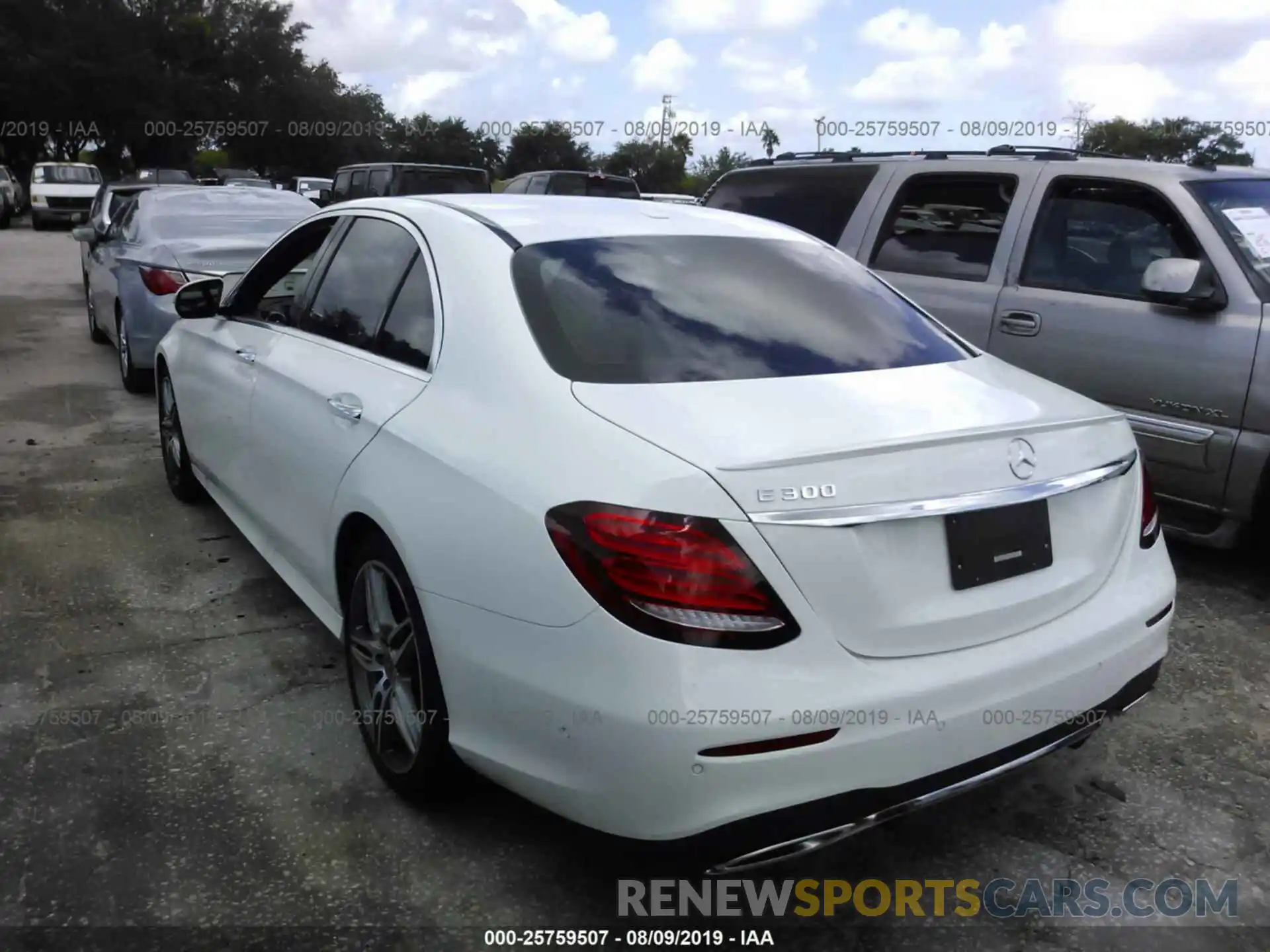 3 Photograph of a damaged car WDDZF4JB0KA616913 MERCEDES-BENZ E 2019