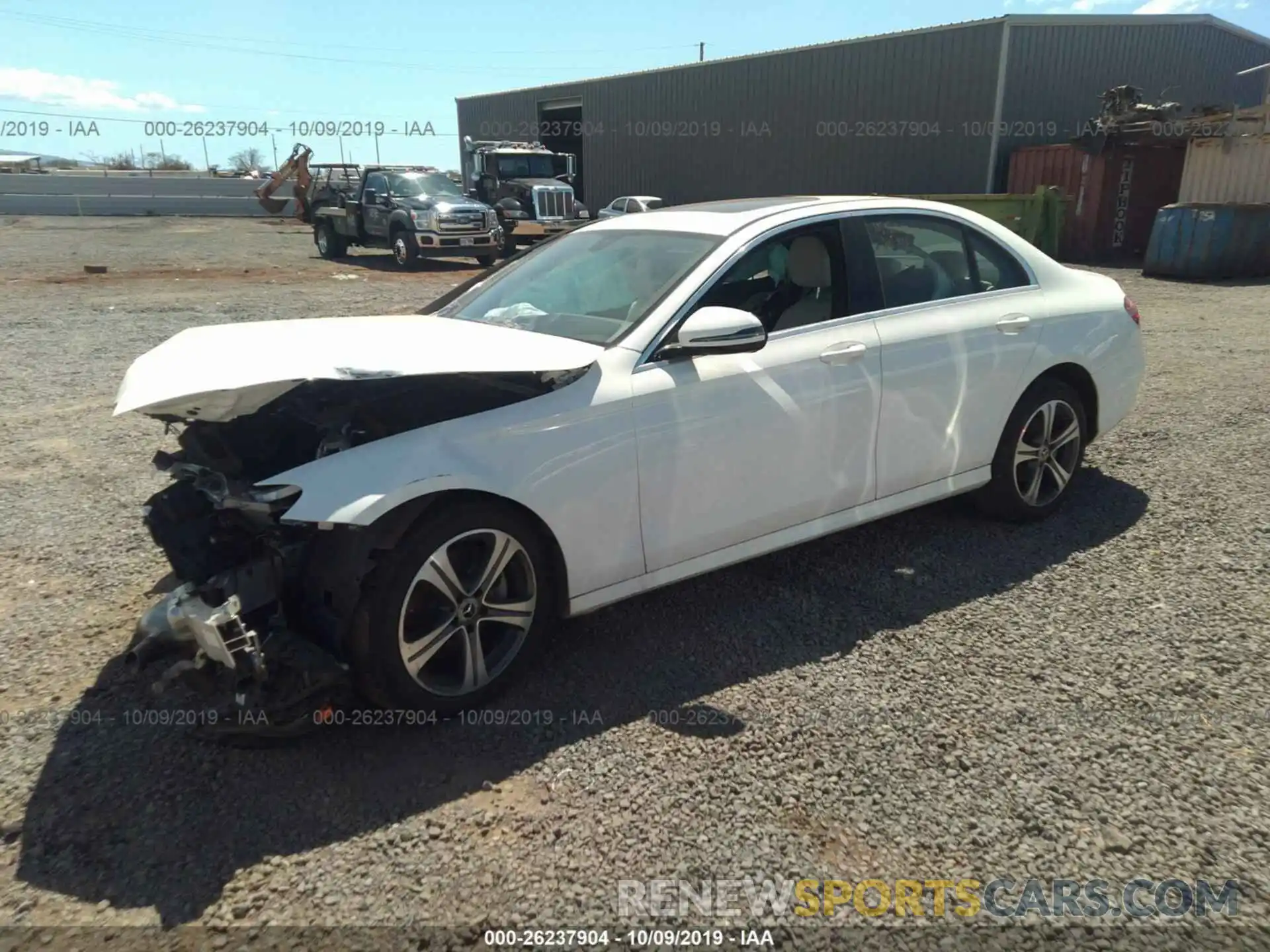 2 Photograph of a damaged car WDDZF4JB1KA562277 MERCEDES-BENZ E 2019