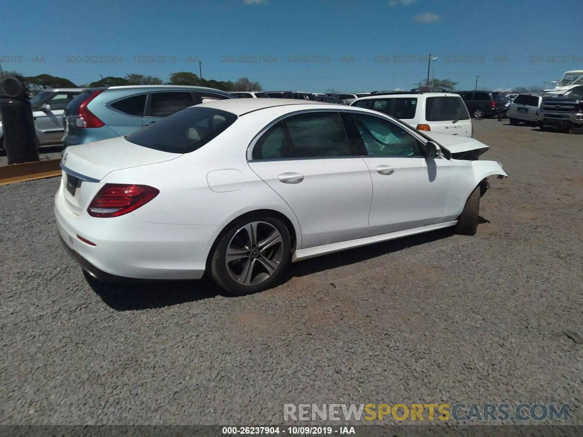 4 Photograph of a damaged car WDDZF4JB1KA562277 MERCEDES-BENZ E 2019