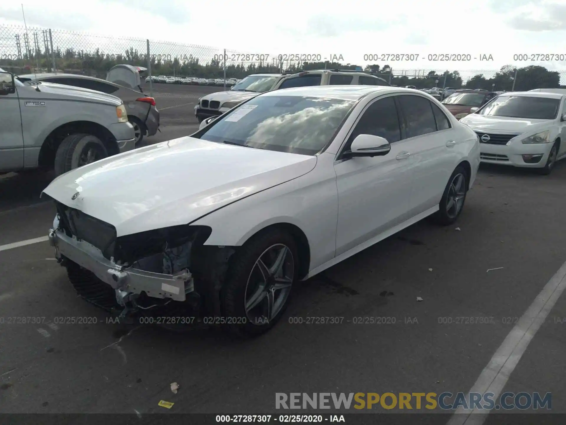 2 Photograph of a damaged car WDDZF4JB2KA516604 MERCEDES-BENZ E 2019