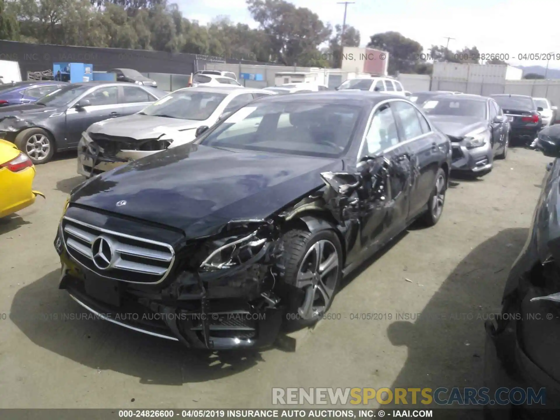 2 Photograph of a damaged car WDDZF4JB2KA592422 MERCEDES-BENZ E 2019