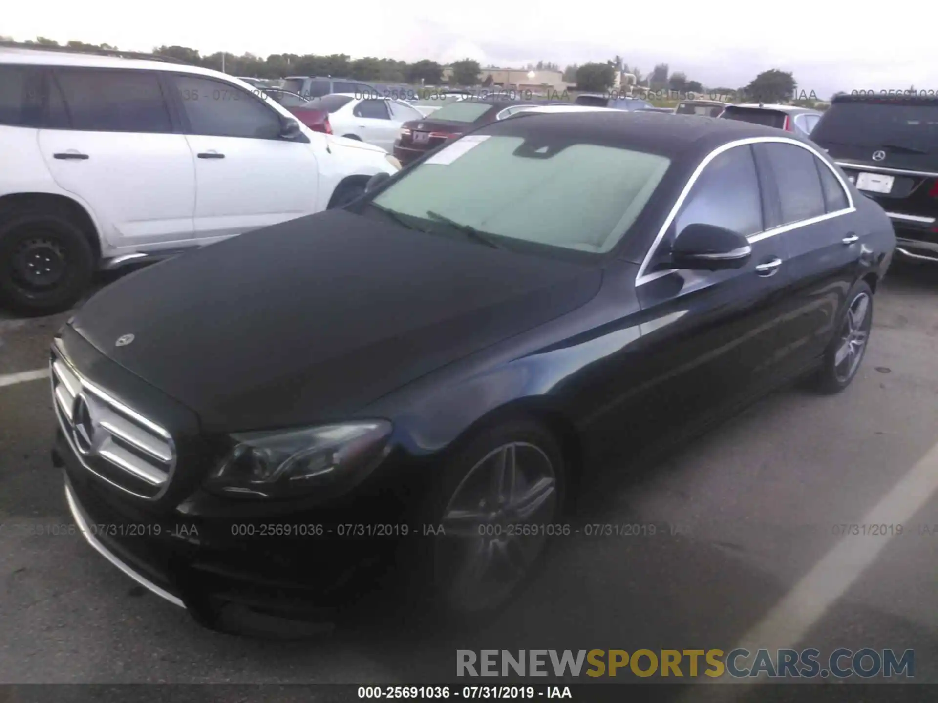 2 Photograph of a damaged car WDDZF4JB3KA492961 MERCEDES-BENZ E 2019